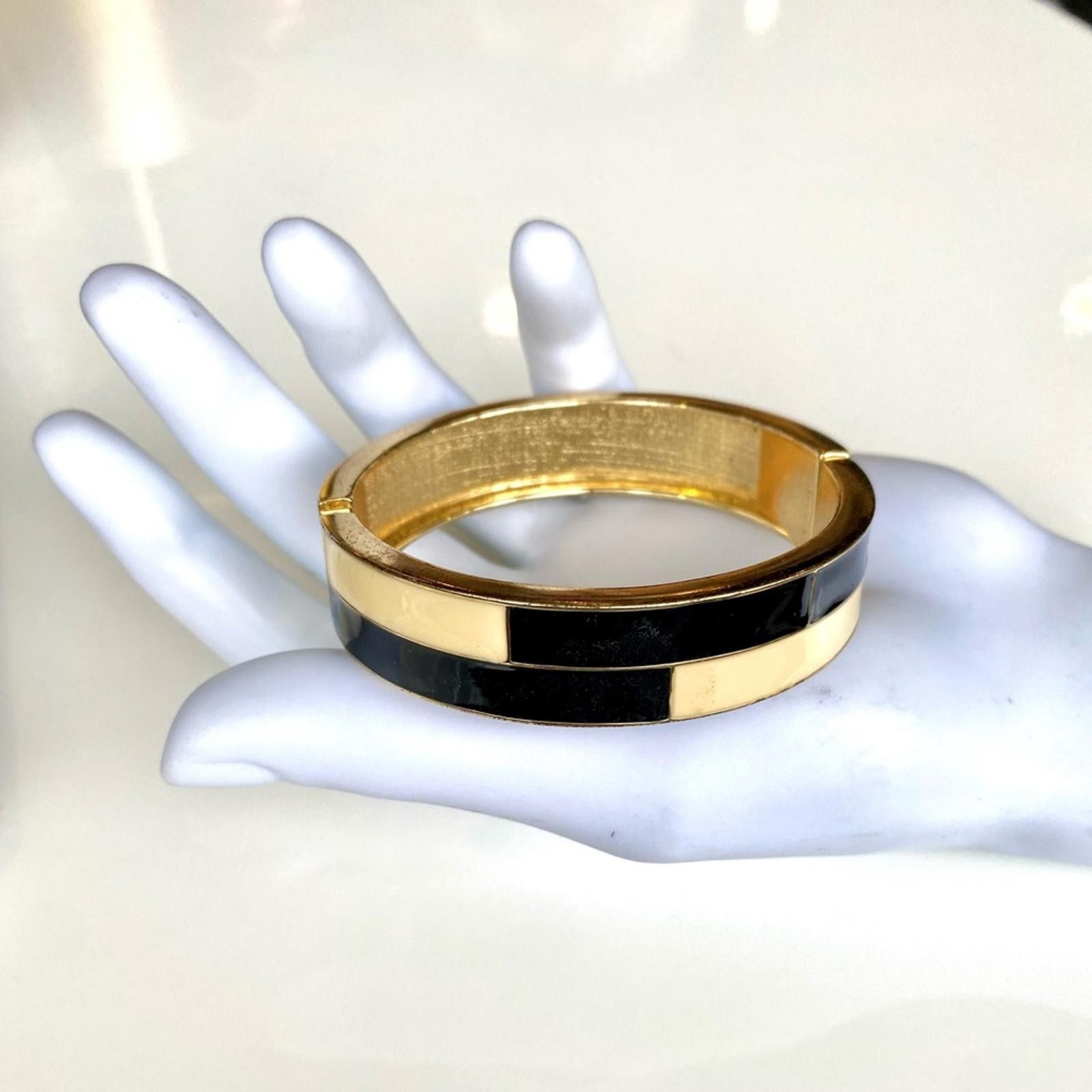 Other Black Enamel Gold Tone Hinged Bangle Designer Style Chic Size ONE SIZE - 1 Thumbnail