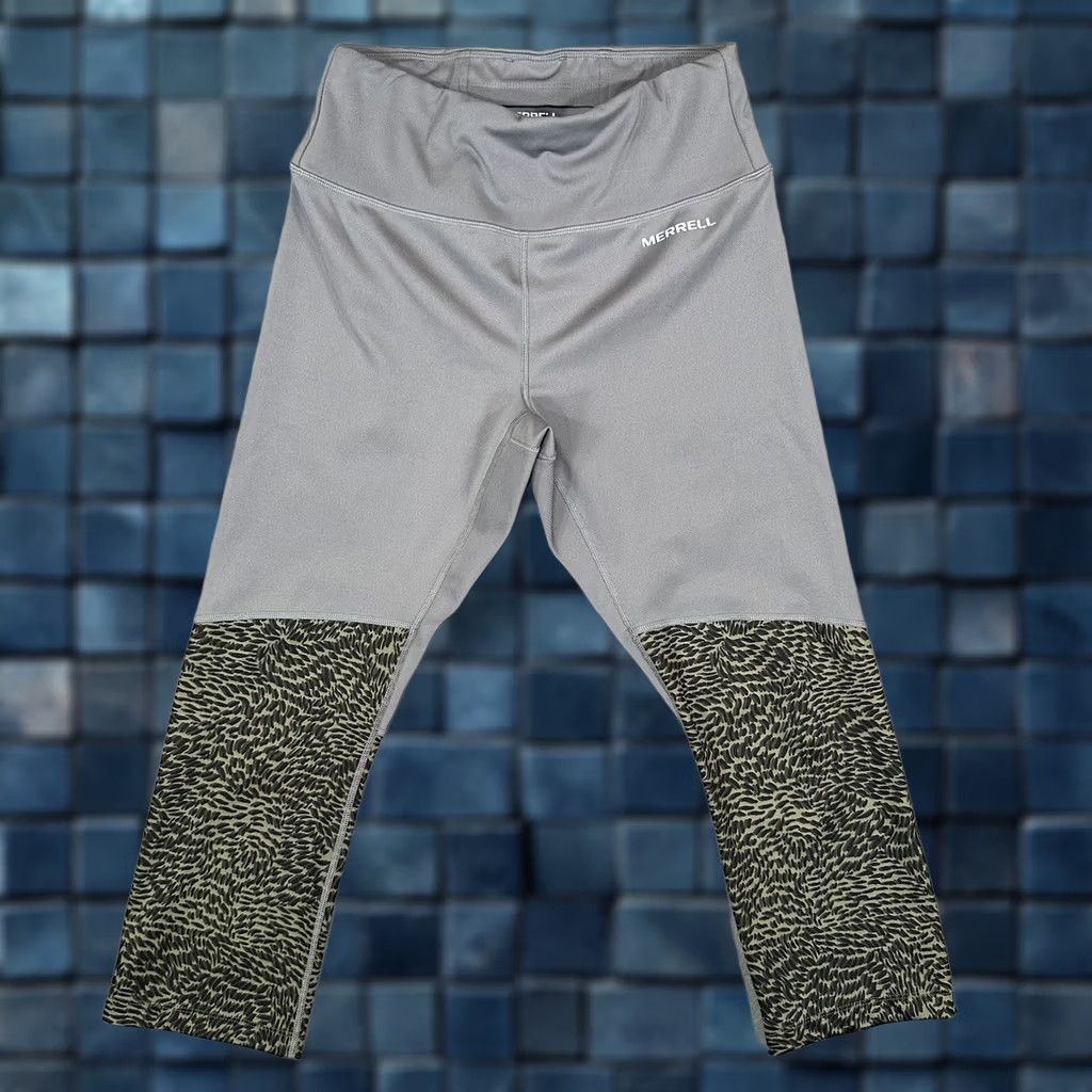 Merrell Merrell Pants Capri Leggings Leopard Print Gray Women Small Athletic Stretch EUC Capris Size 28" / US 6 / IT 42 - 1 Thumbnail