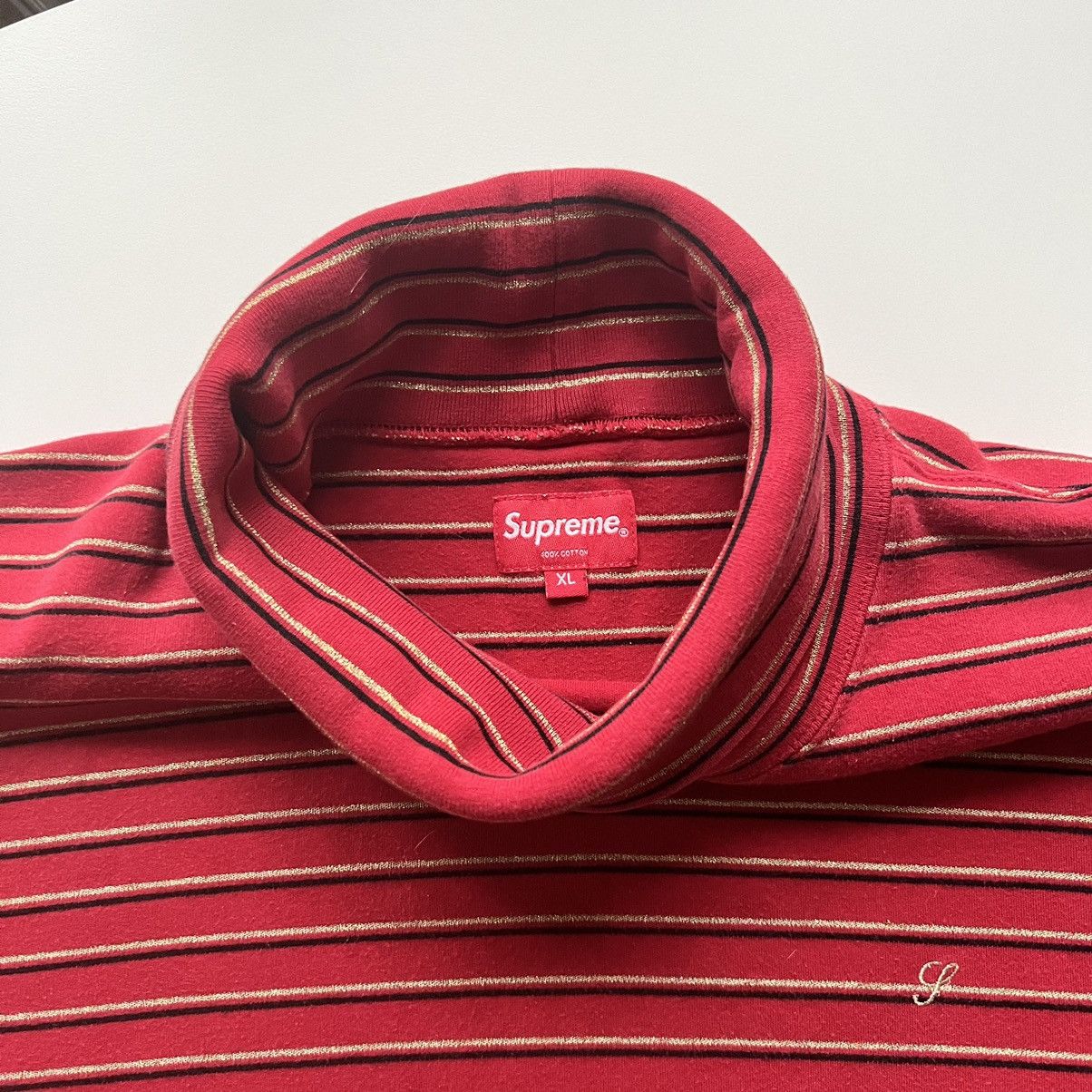 Supreme Supreme Gold Stripe Turtleneck Top Red XL Size US XL / EU 56 / 4 - 2 Thumbnail