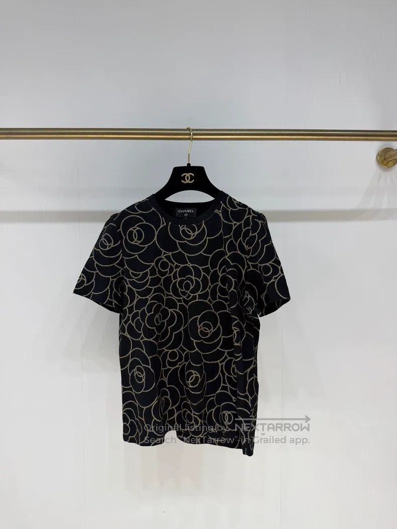 Chanel Chanel Black Gold Camelia Short-sleeved T-shirt Size XS / US 0-2 / IT 36-38 - 1 Thumbnail