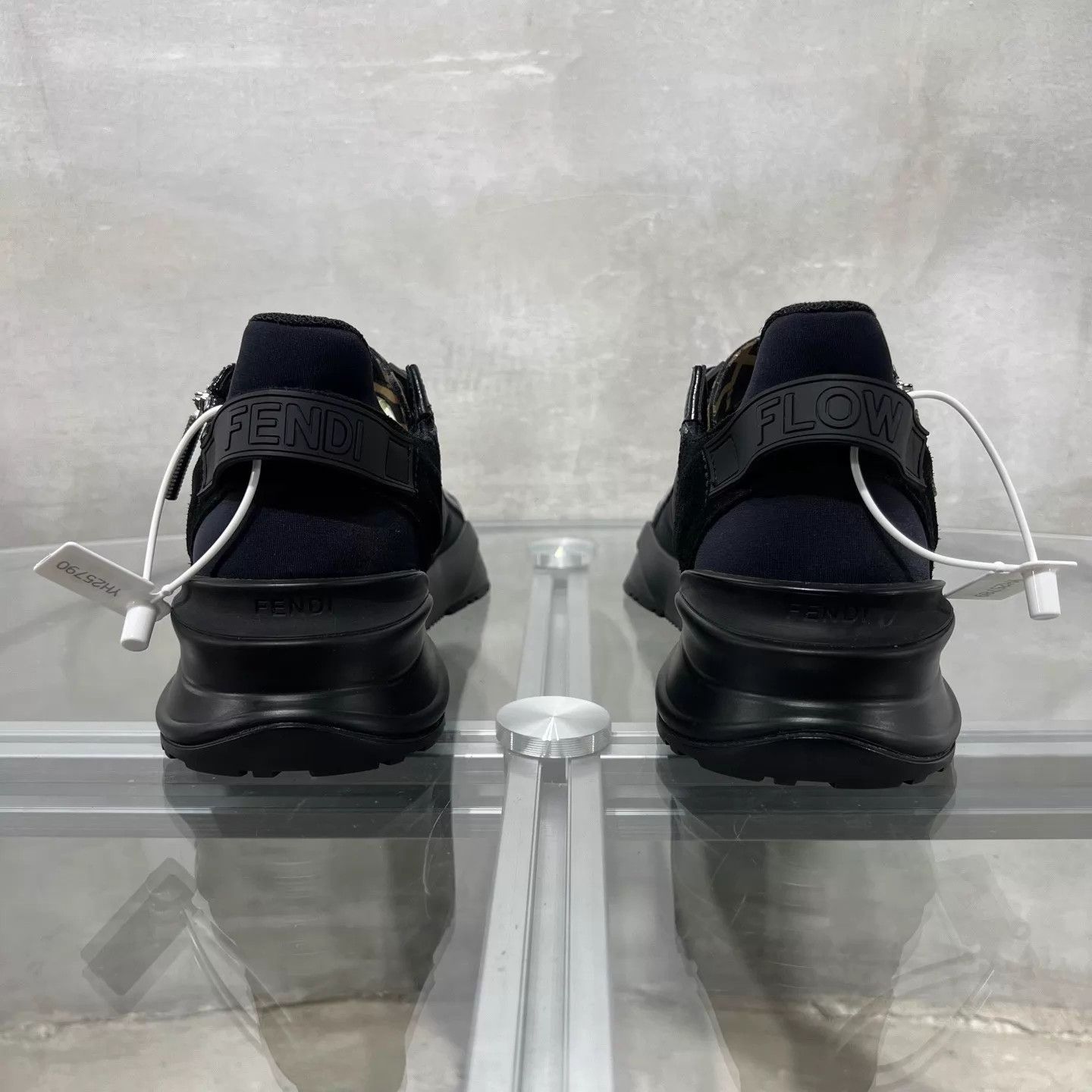 Fendi Fendi flow black sneakers UK5/39 Size US 7.5 / IT 37.5 - 6 Thumbnail