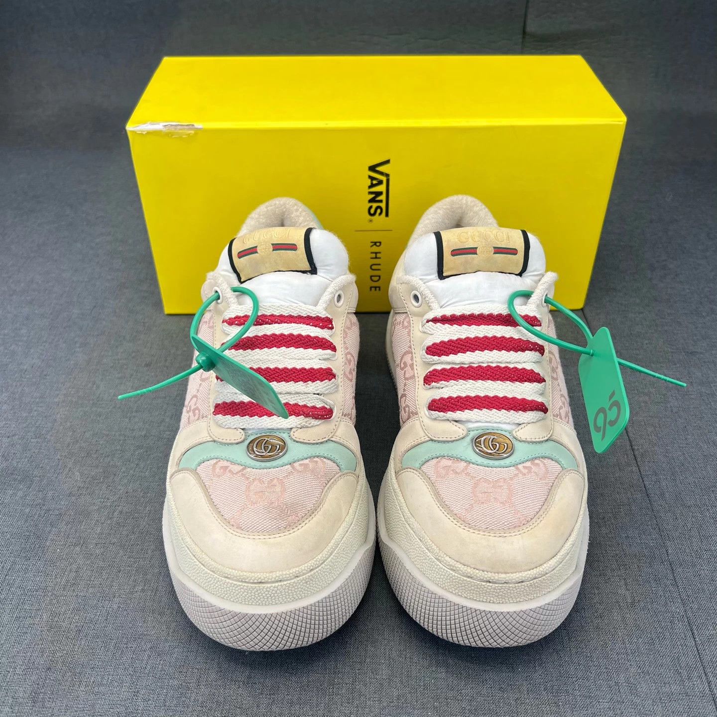 Gucci Gucci Pangding White/Pink 37.5 US Size US 7 / IT 37 - 4 Thumbnail