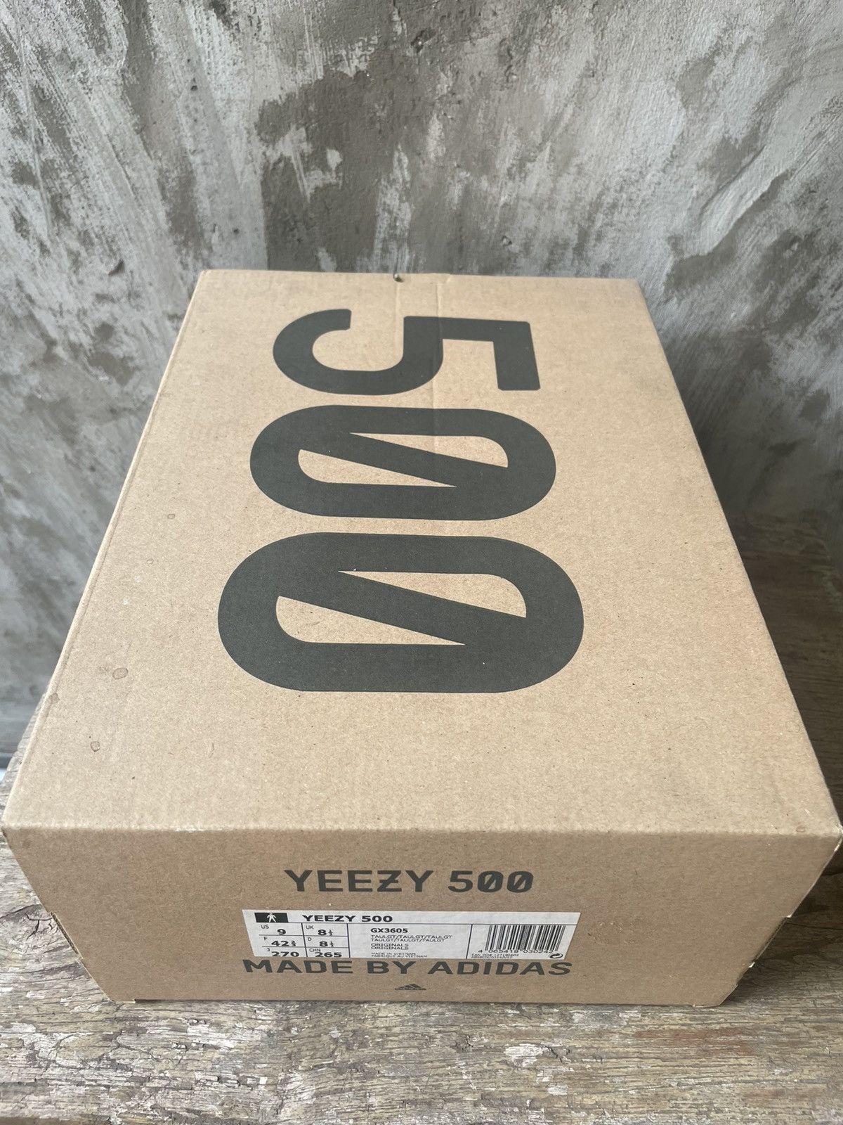 Yeezy YEEZY 500 GX3605 BNIB Size US 9 / EU 42 - 8 Thumbnail