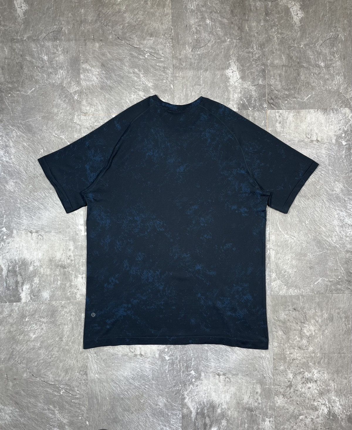 Lululemon Lululemon T-shirt Mens XXL Movement is Medicine Size US XXL / EU 58 / 5 - 6 Thumbnail