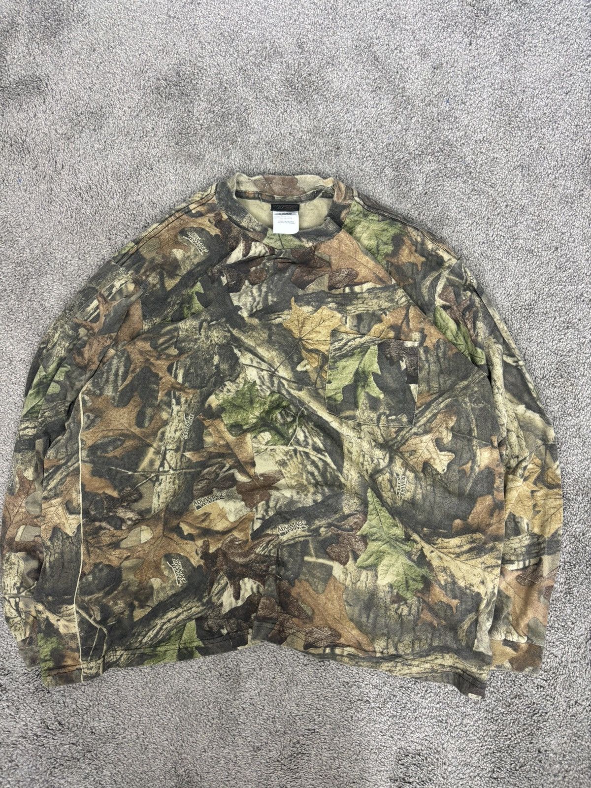 Liberty Vintage longsleeve camo realtree pocket tshirt Size US XL / EU 56 / 4 - 1 Thumbnail