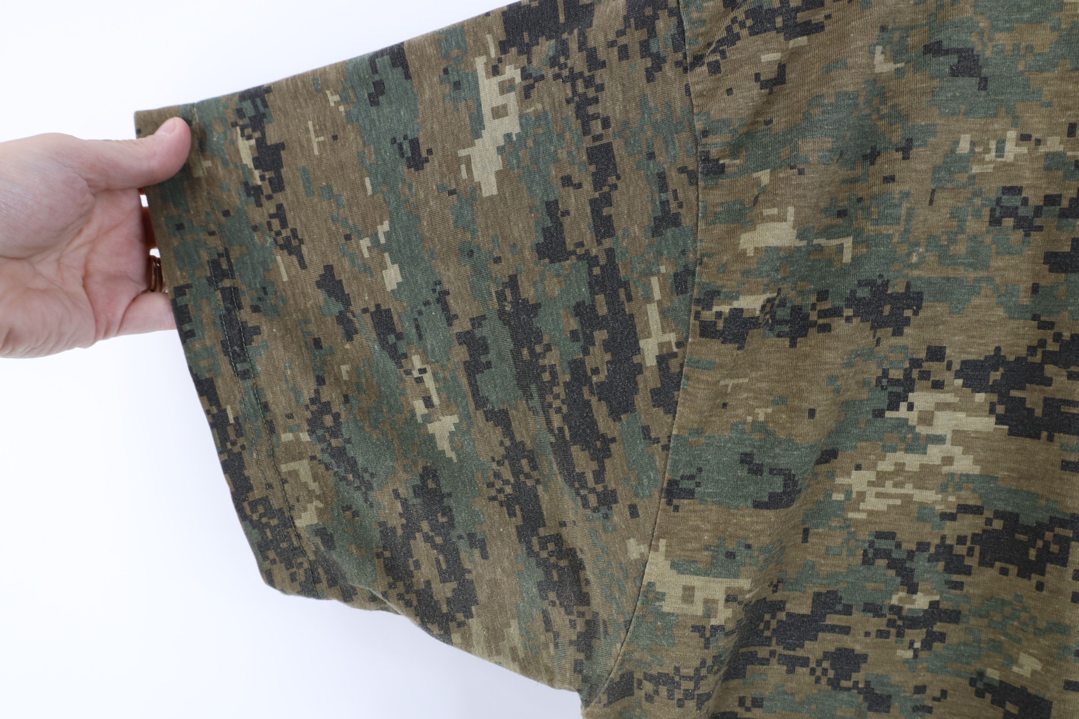 Vintage Vintage 90s Streetwear Digi Camouflage Short Sleeve T-Shirt Size US XXL / EU 58 / 5 - 8 Thumbnail