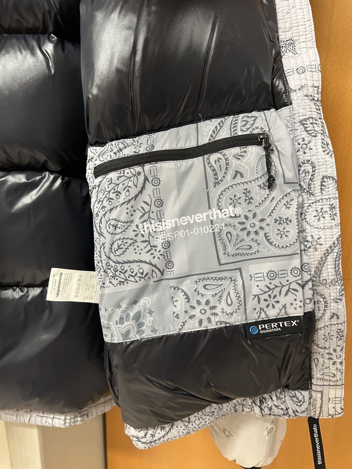 thisisneverthat Thisisneverthat PERTEX Baby Blue Paisley T Down Jacket Size US L / EU 52-54 / 3 - 6 Thumbnail