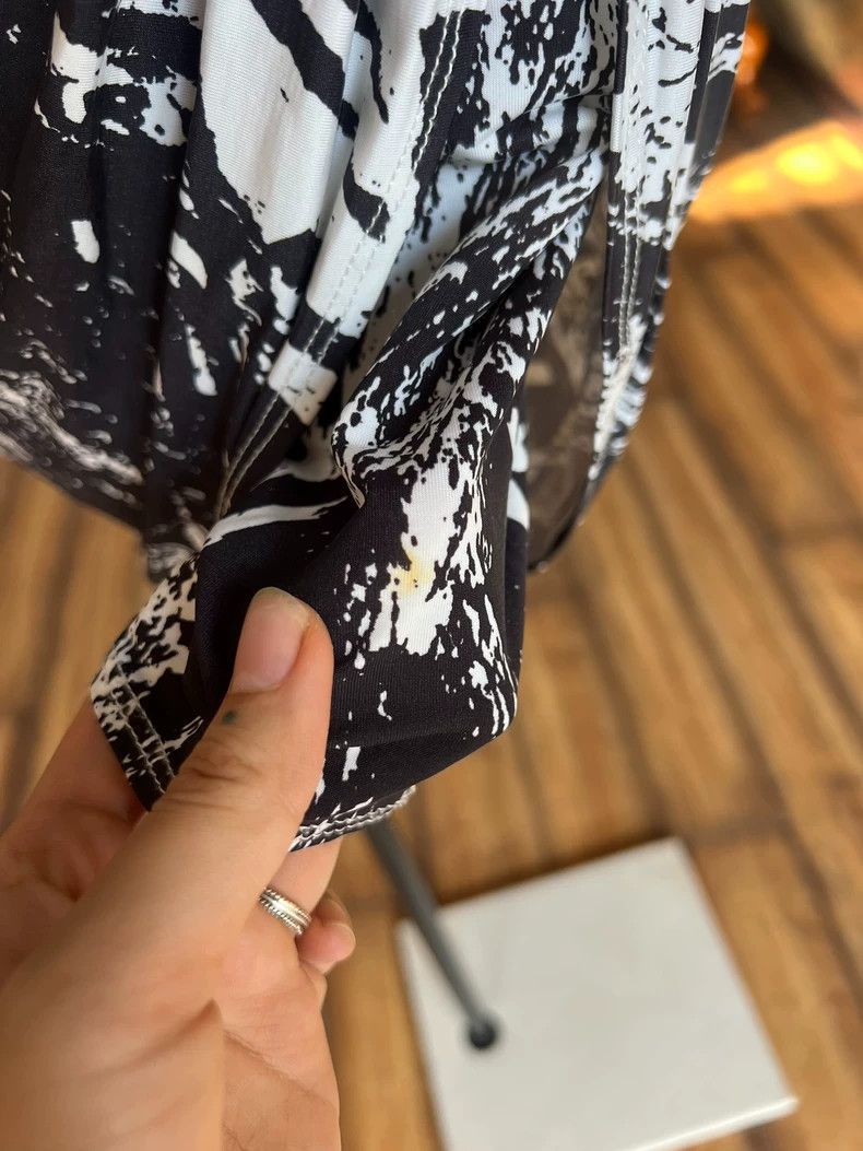 Helmut Lang HELMUT LANG size2 White and black printed asymmetrical beau Size 24" / US 00 / IT 34 - 7 Thumbnail