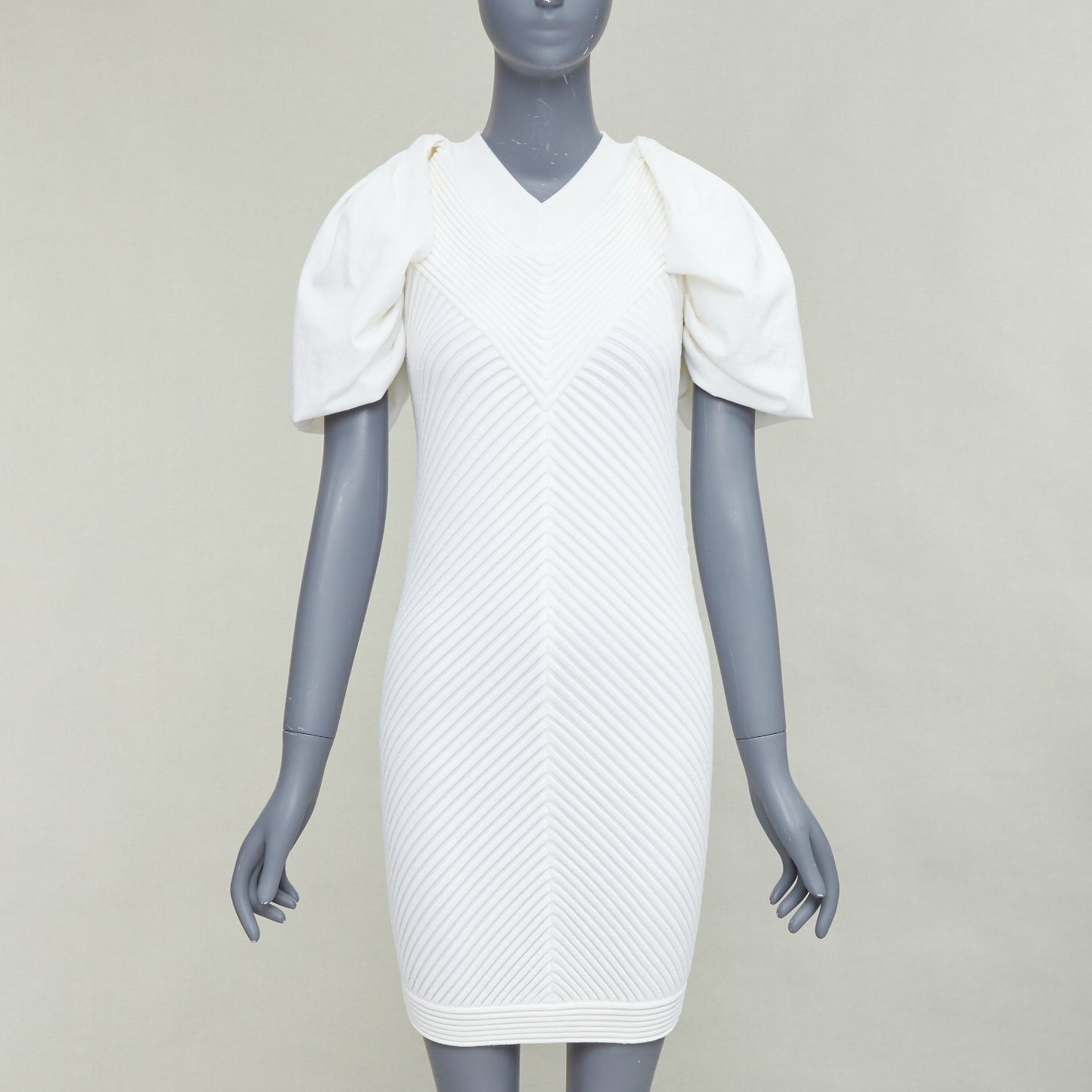 Chanel CHANEL 09P white cotton blend chevron puff sleeve CC buttons knit dress FR34 XS Size XS / US 0-2 / IT 36-38 - 1 Thumbnail