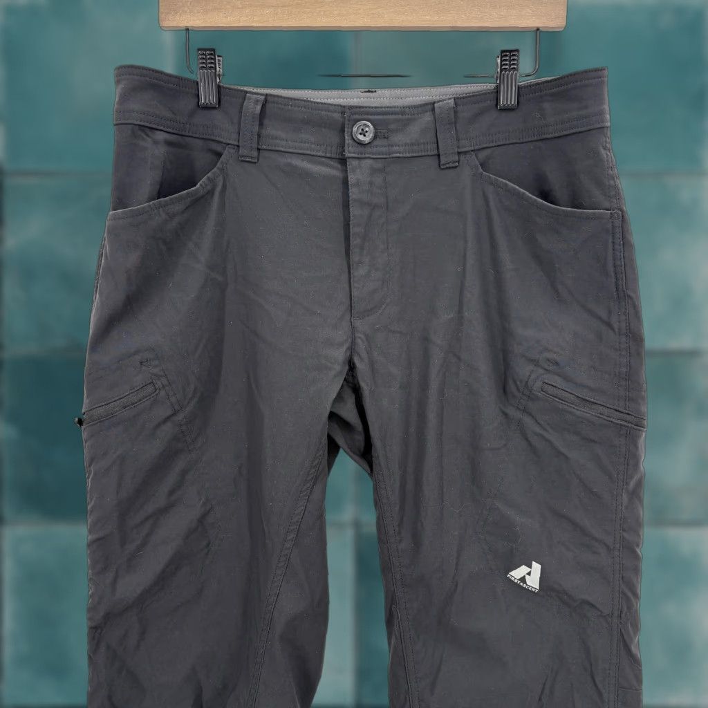 Eddie Bauer Eddie Bauer First Ascent Pants Mens 34x26 Black Cropped Hiking Nylon Stretch Pants Size US 34 / EU 50 - 1 Thumbnail