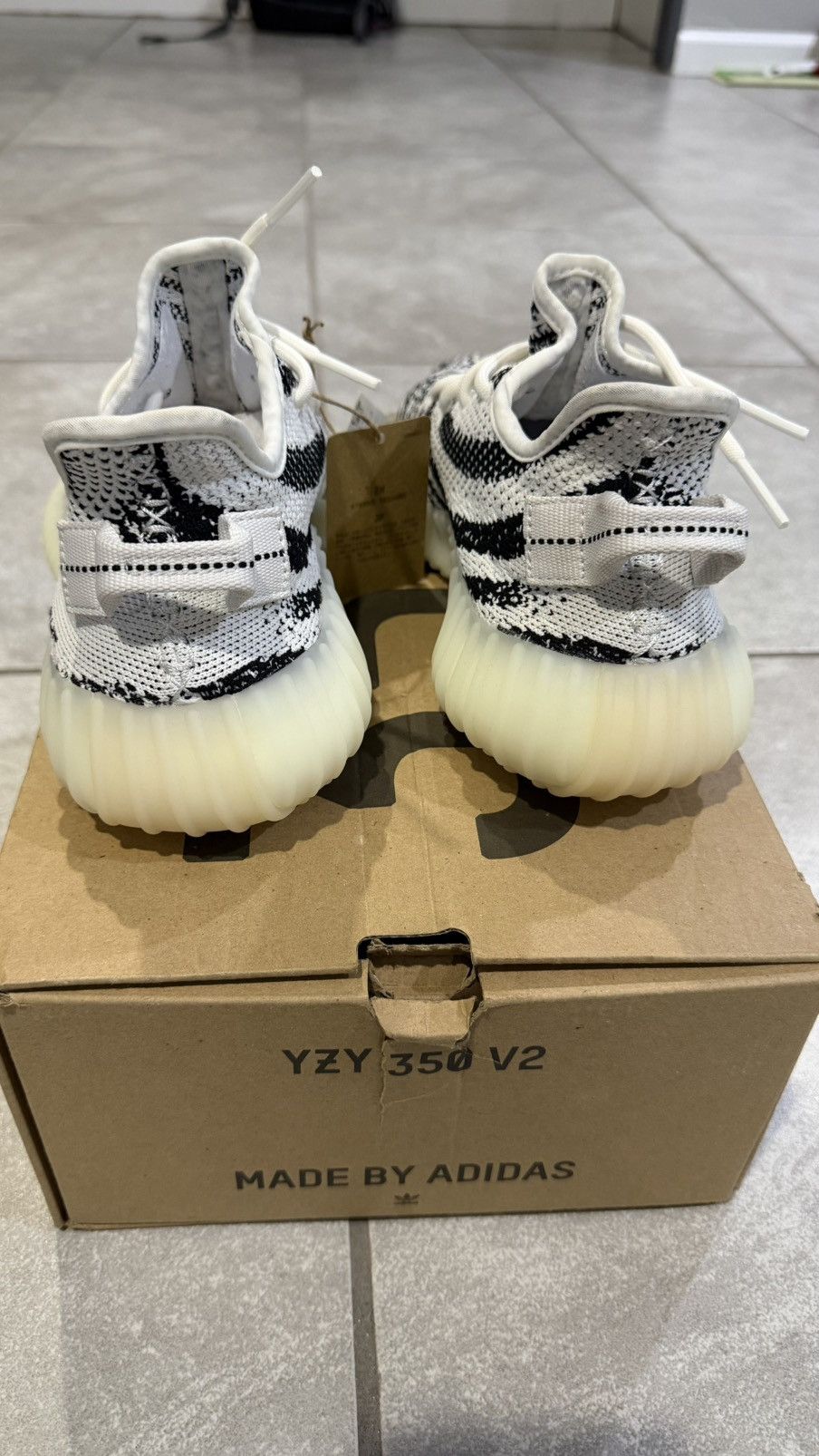 Yeezy Yeezy 350 V2 Zebra Size US 5.5 / EU 38 - 4 Thumbnail