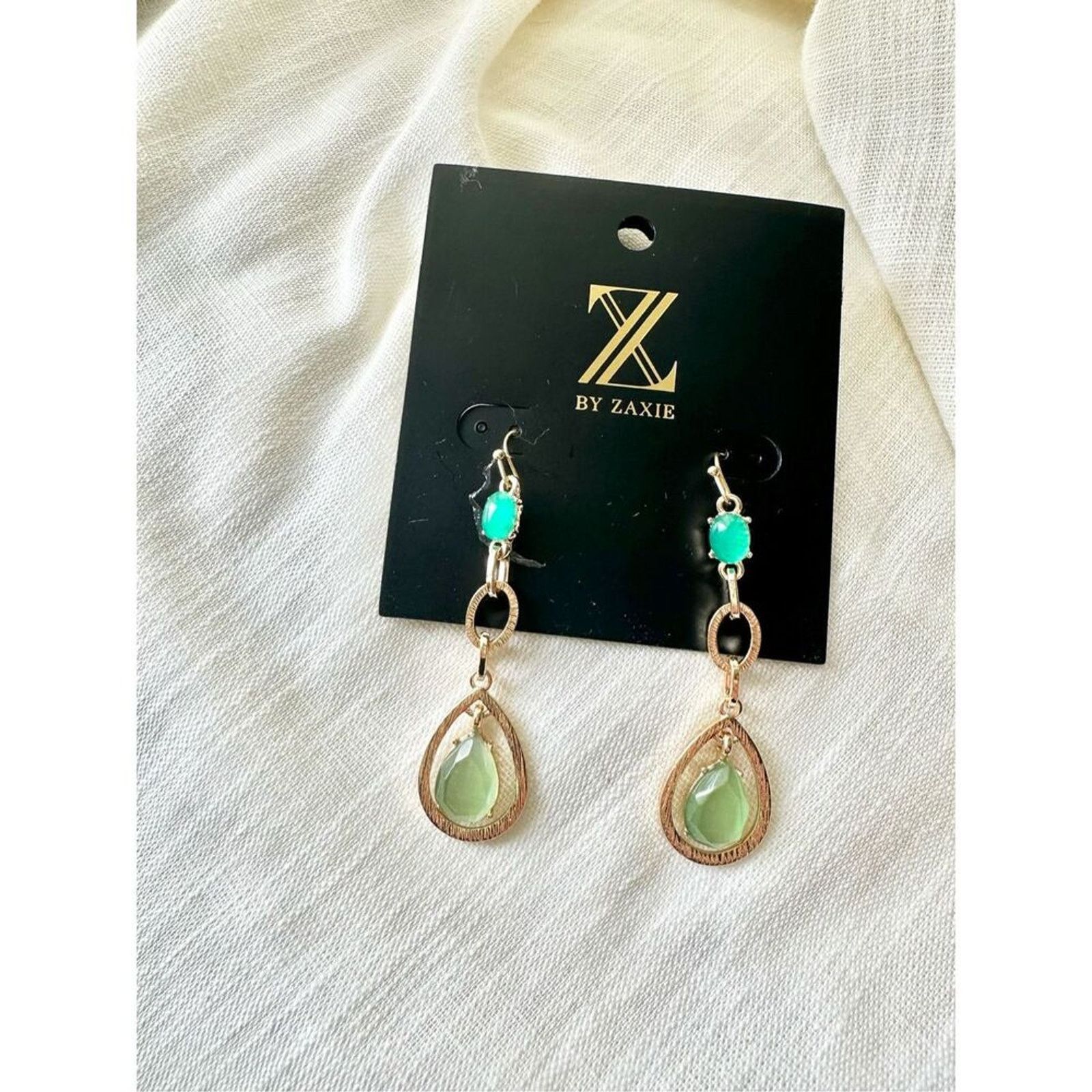 Nordstrom ZAXIE Light Green Cat Eye Tear Drop Dangle Earrings Size ONE SIZE - 1 Thumbnail