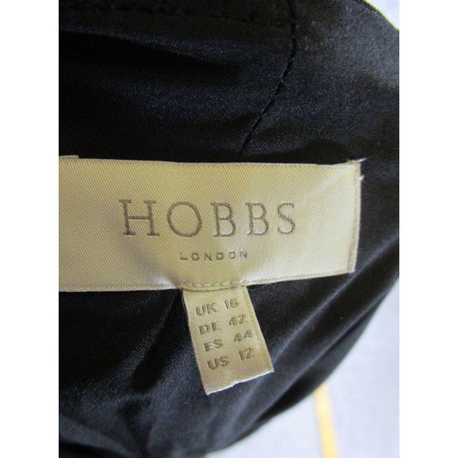 Vintage Hobbs Shift Dress Womens 12 Black Half Sleeve Back Zip Dress Womens 12 Black Half Sleeve Zip Back Shift Size XL / US 12-14 / IT 48-50 - 7 Thumbnail