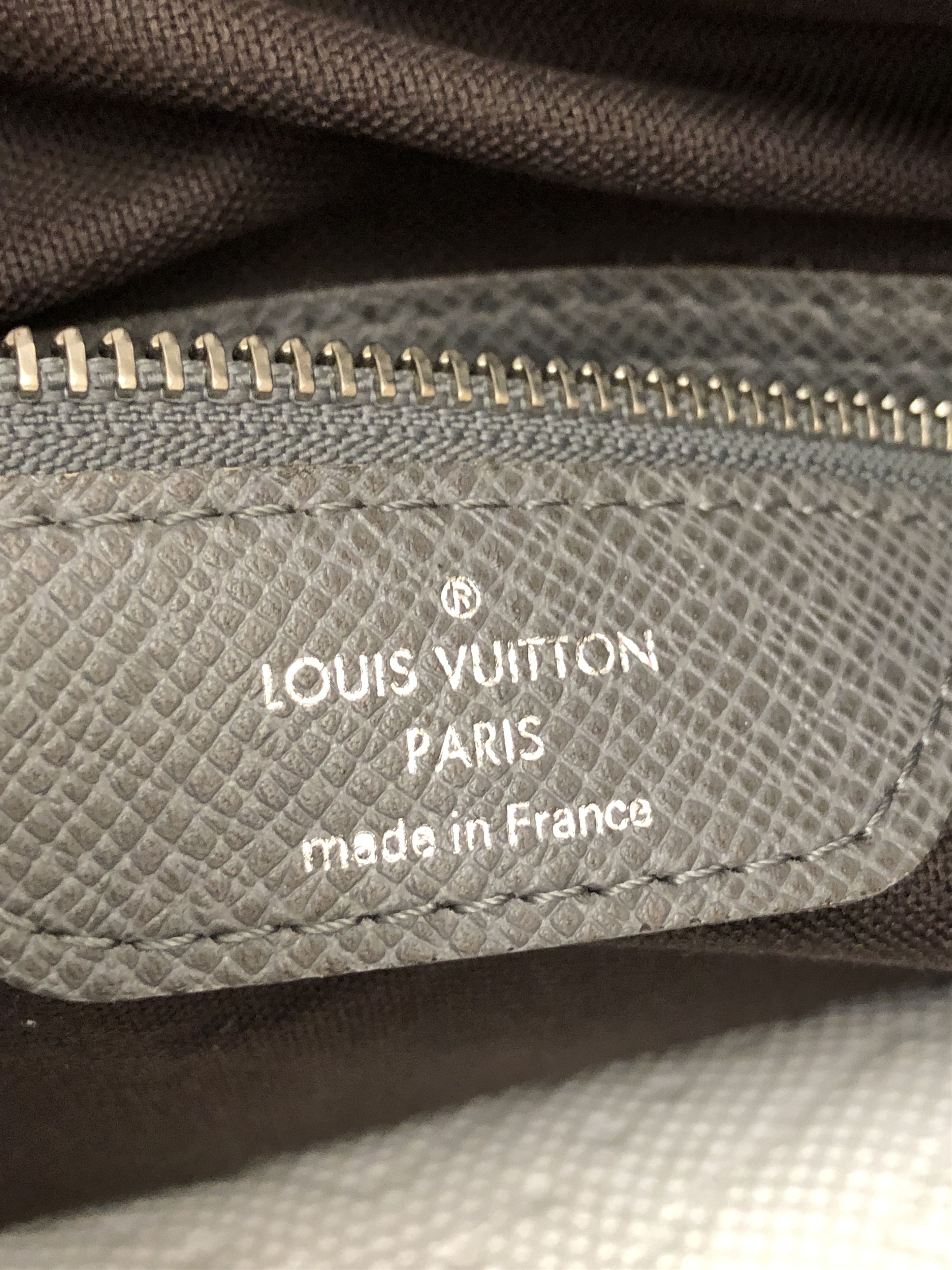 Louis Vuitton Louis Vuitton Glacier Taiga Leather Roman PM Messenger Bag Size ONE SIZE - 10 Thumbnail