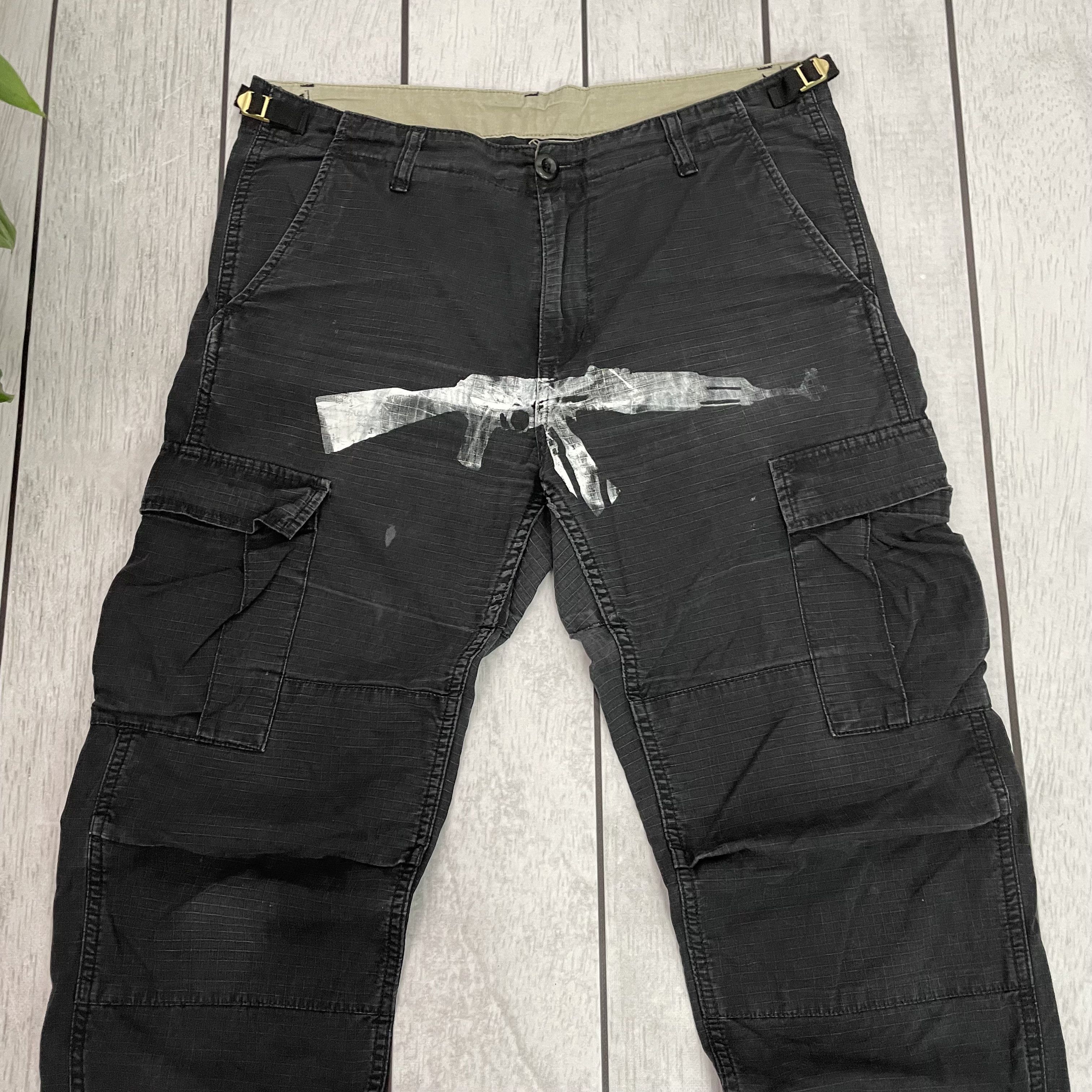 Carhartt Custom Carhartt Black Cargo Pants, Upcycled AK -47 Graphic Size US 32 / EU 48 - 1 Thumbnail