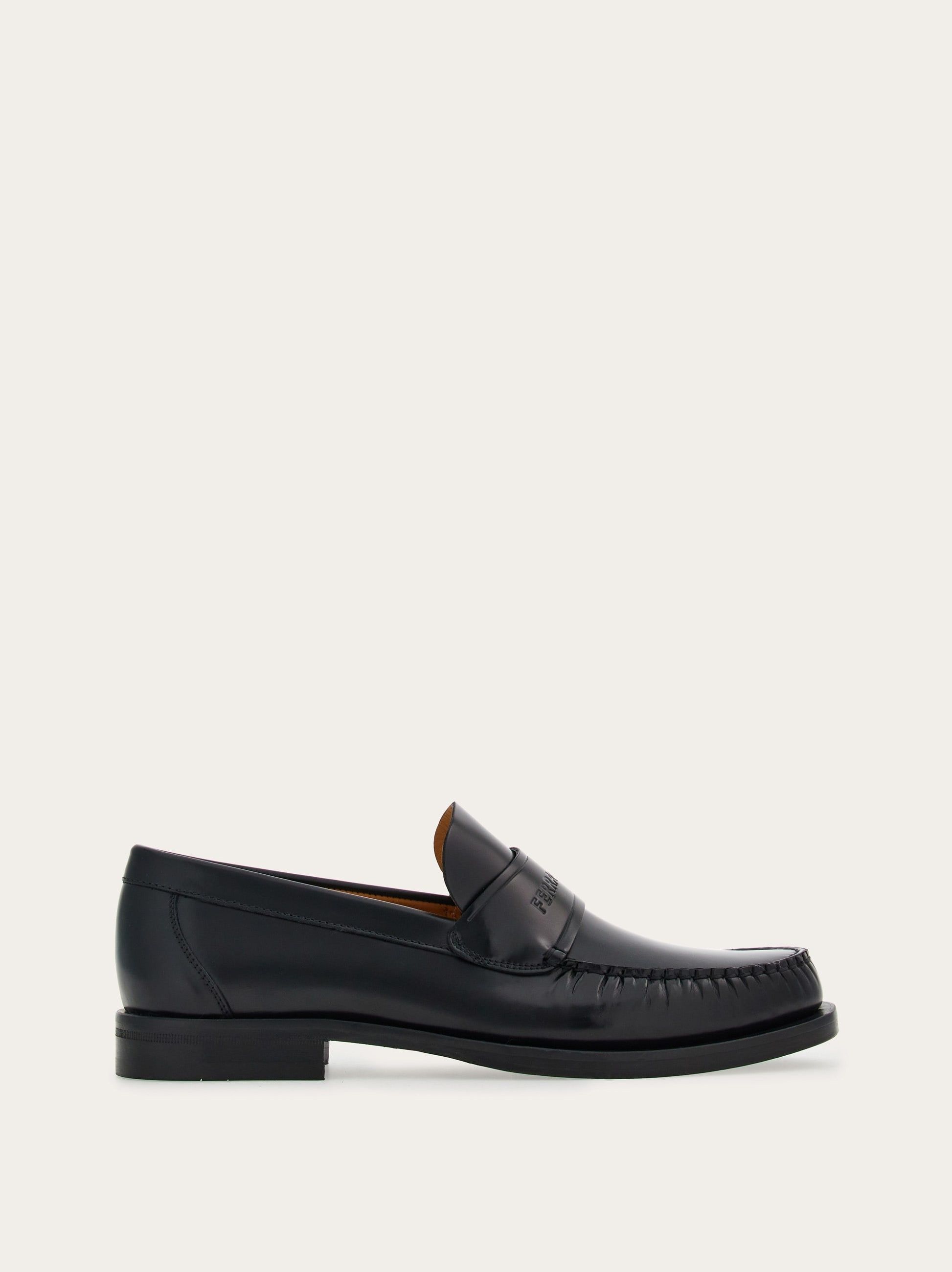 Salvatore Ferragamo o1s1rm1125 Leather Loafers in Black Size US 11 / EU 44 - 1 Thumbnail