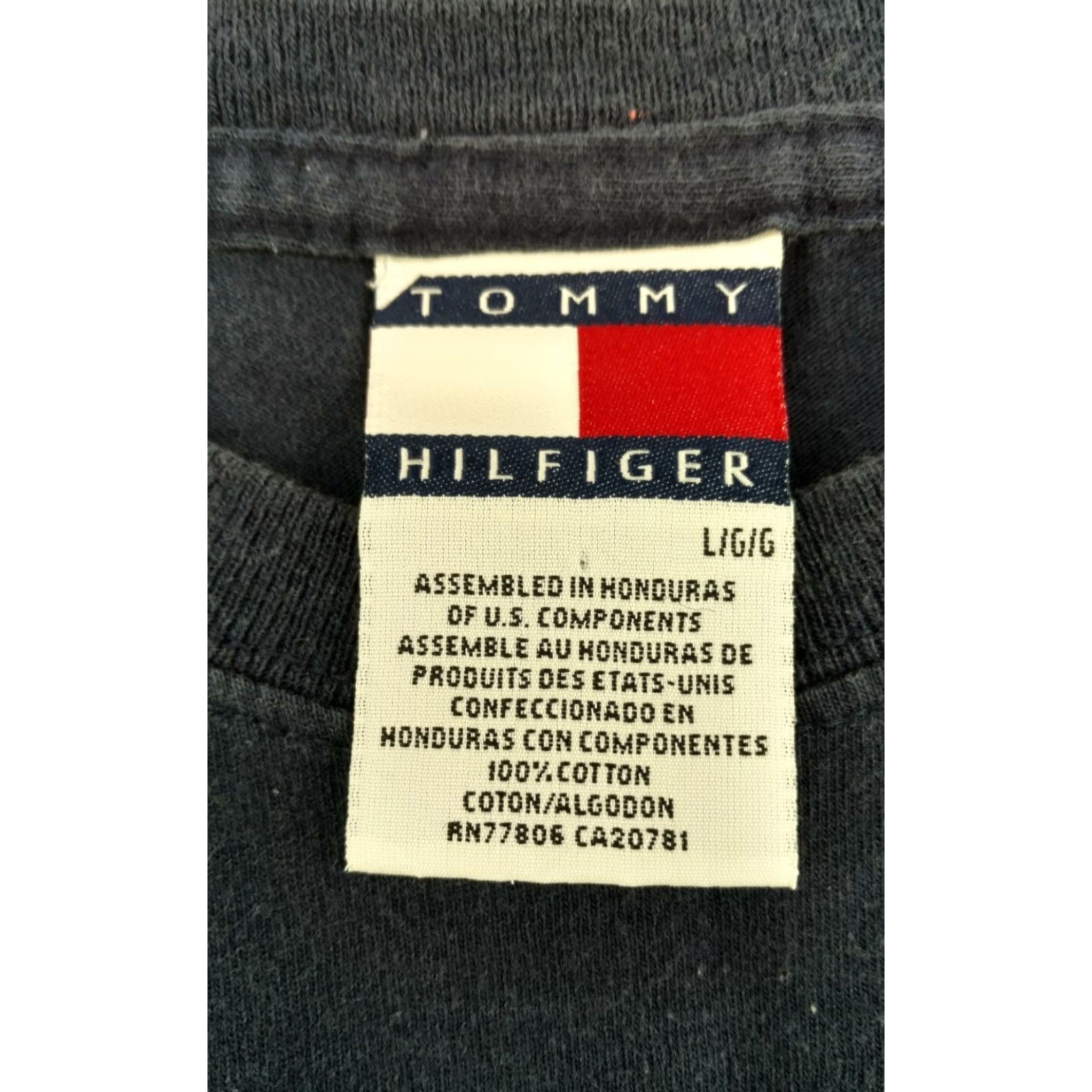 Tommy Hilfiger VINTAGE Tommy Hilfiger Jeans Mini-Logo Navy Blue Size Large T-Shirt Mens Size US 33 - 5 Thumbnail