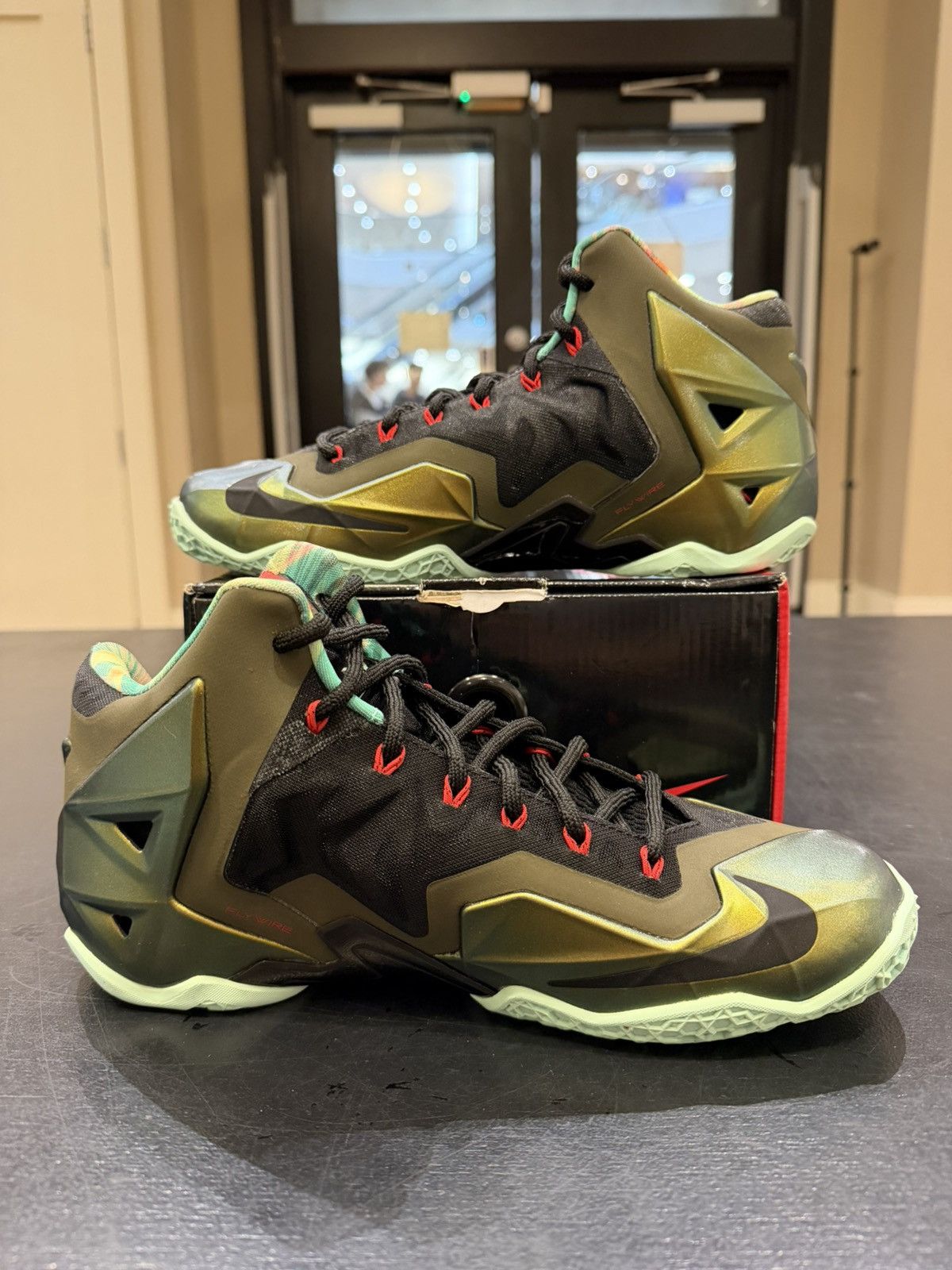 Nike Lebron 11 ‘Kings Pride’ Size US 8 / EU 41 - 2 Thumbnail