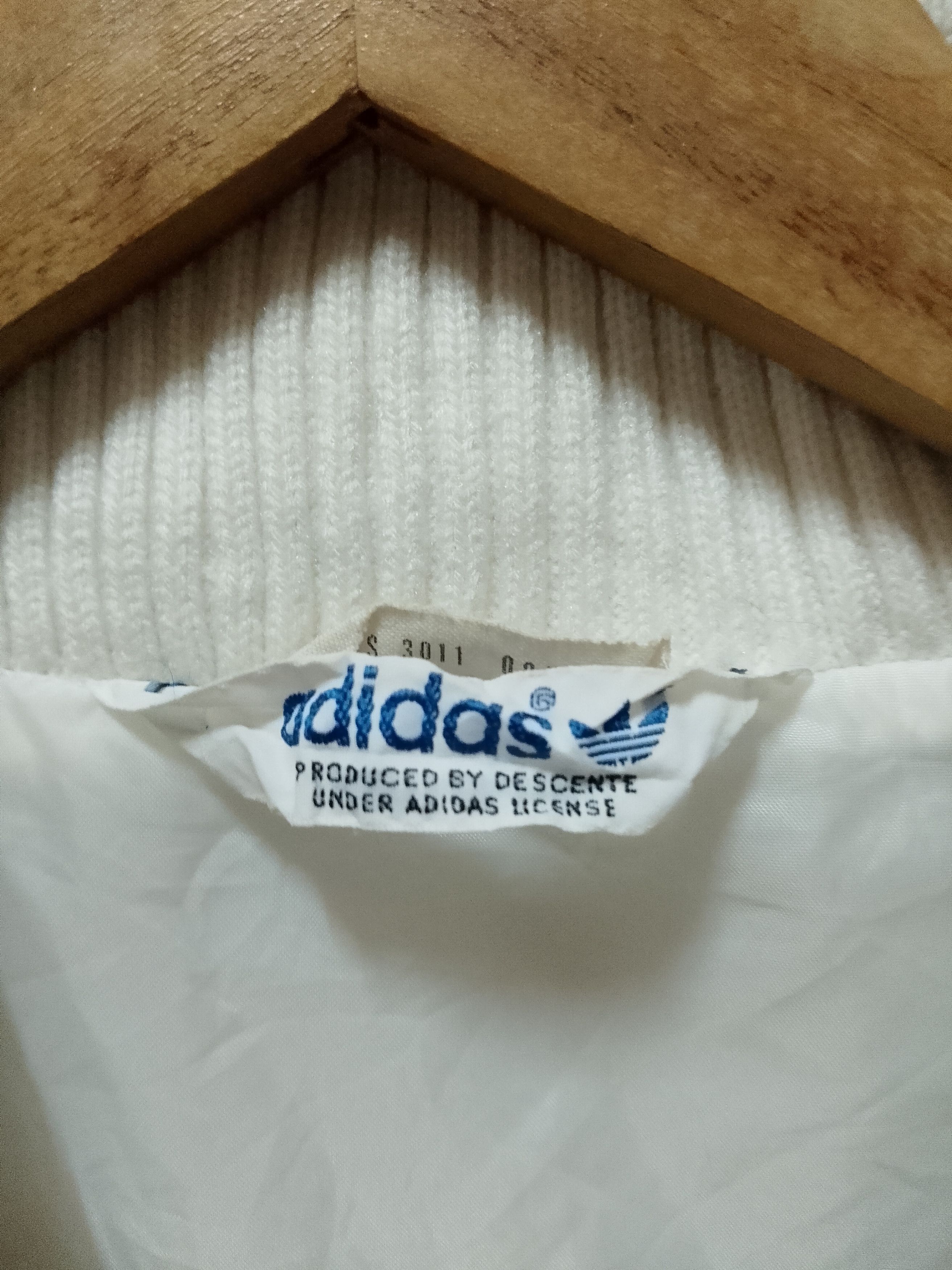 Adidas Vintage adidas windbreaker Size US M / EU 48-50 / 2 - 7 Thumbnail