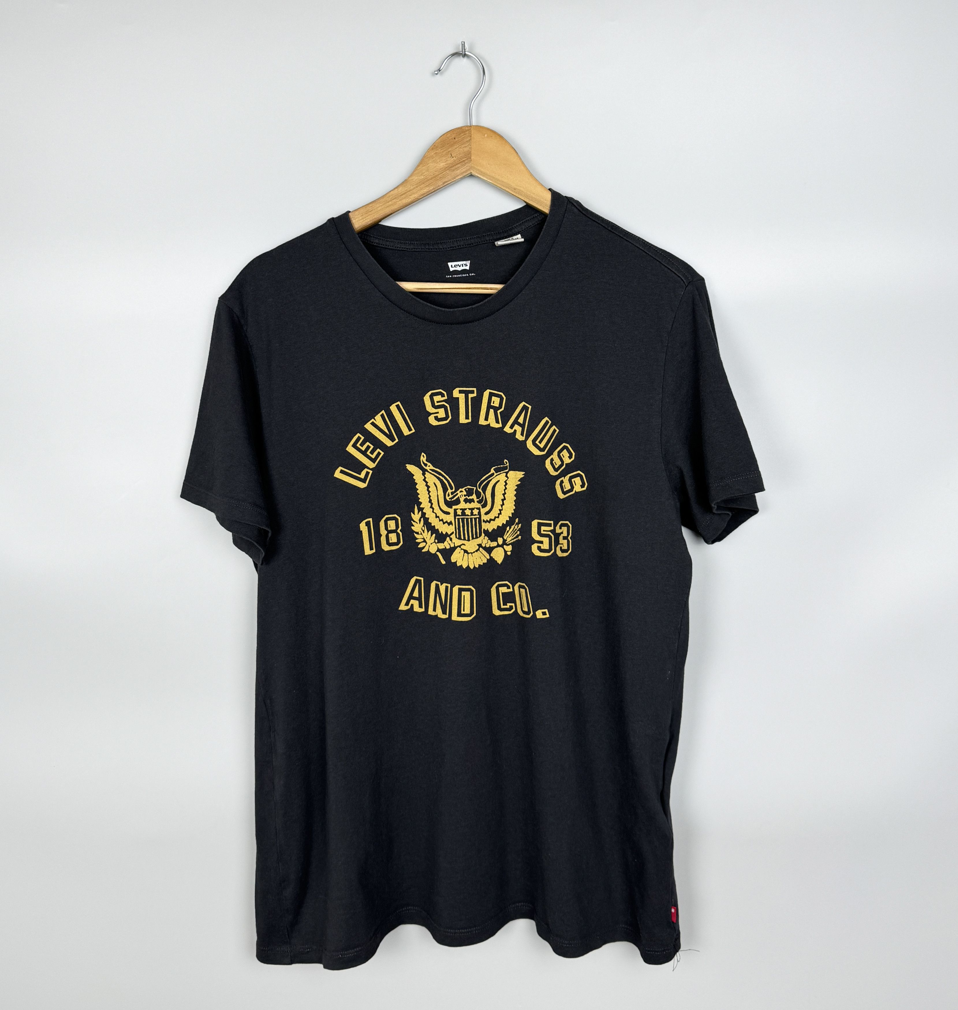 Levi's Levi's Levis Military Big Logo T-Shirt Size US L / EU 52-54 / 3 - 1 Thumbnail