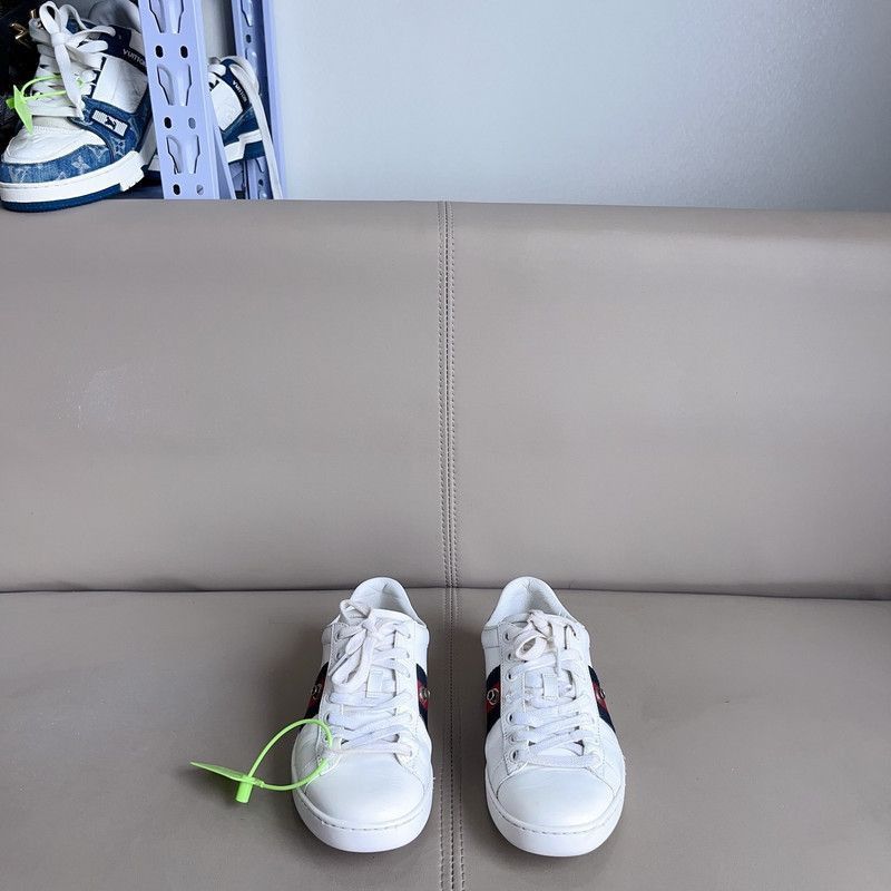 Gucci Gucci Ace Low Top Sneakers with Crystal Bow Size US 5 / IT 35 - 6 Thumbnail