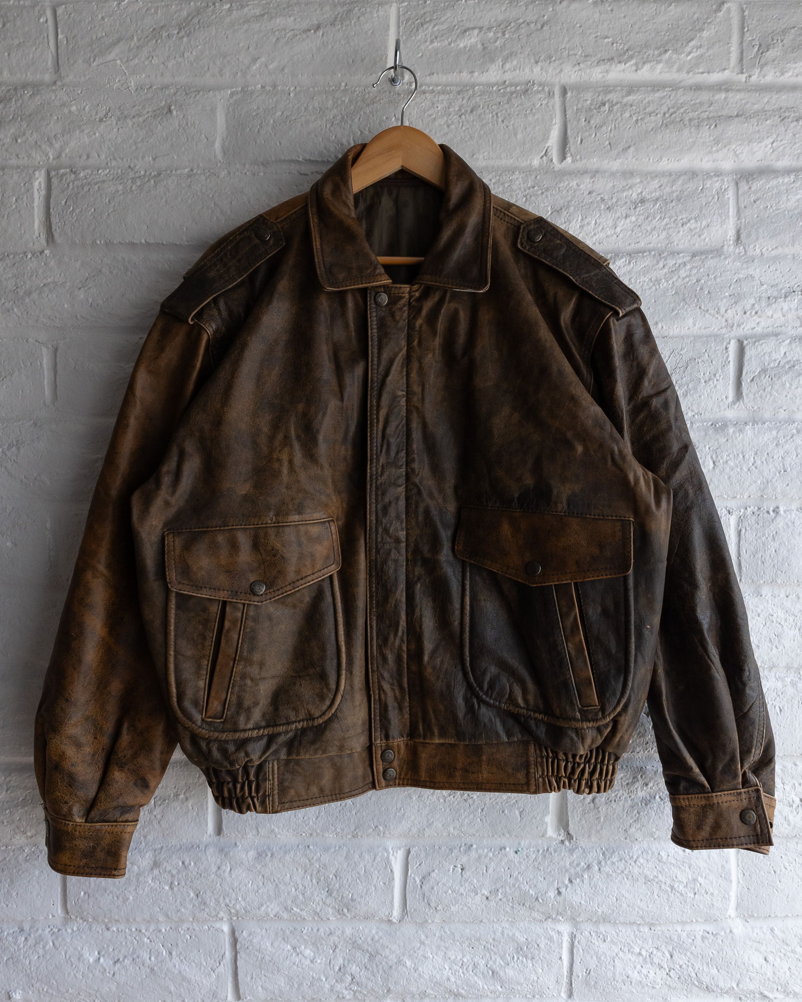 Leather Vintage A2 Leather Bomber Jacket Brown Men's XL Aviator Size US XL / EU 56 / 4 - 1 Thumbnail