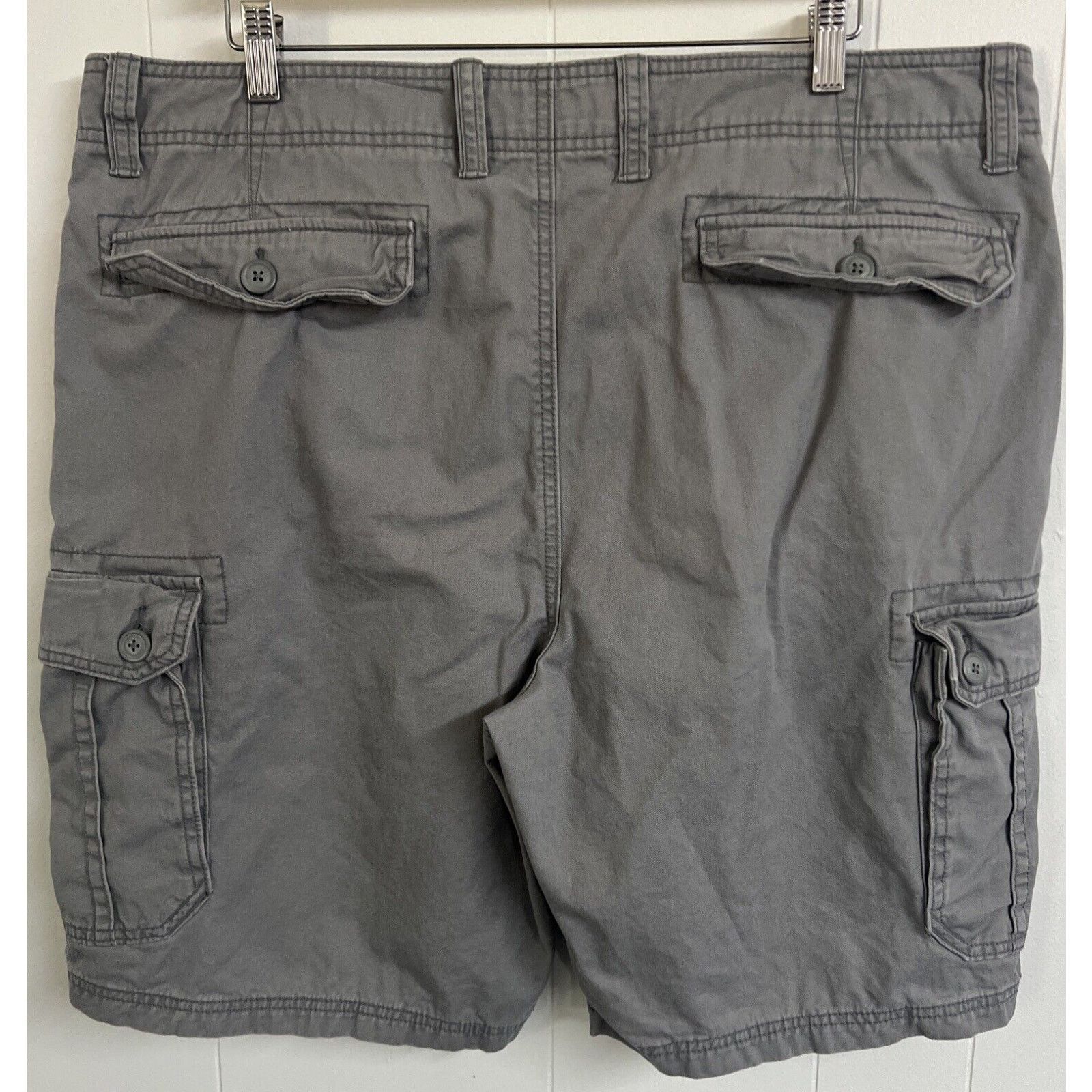 Old Navy EUC old navy shorts men size 40 gray cargo pockets 10” In Size US 40 / EU 56 - 3 Thumbnail