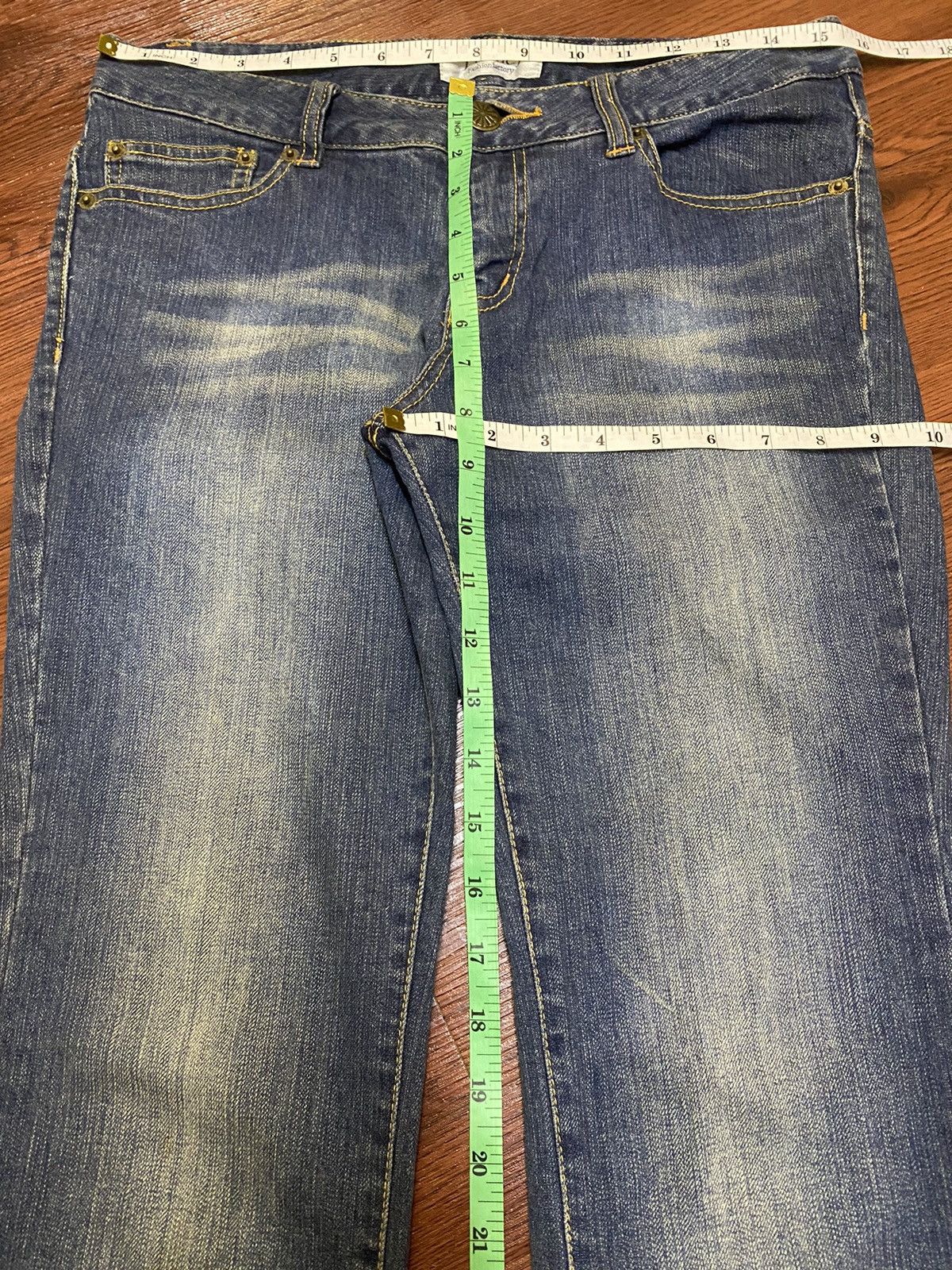 Japanese Brand Vintage Japanese Blue Wash Distressed Denim Flare Jeans Size US 31 - 13 Thumbnail