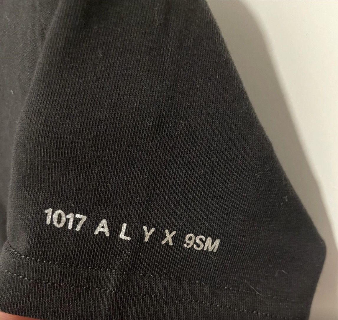 1017 ALYX 9SM 1017 Alyx 9SM Cutout Top (sz XS) Size XS / US 0-2 / IT 36-38 - 4 Thumbnail