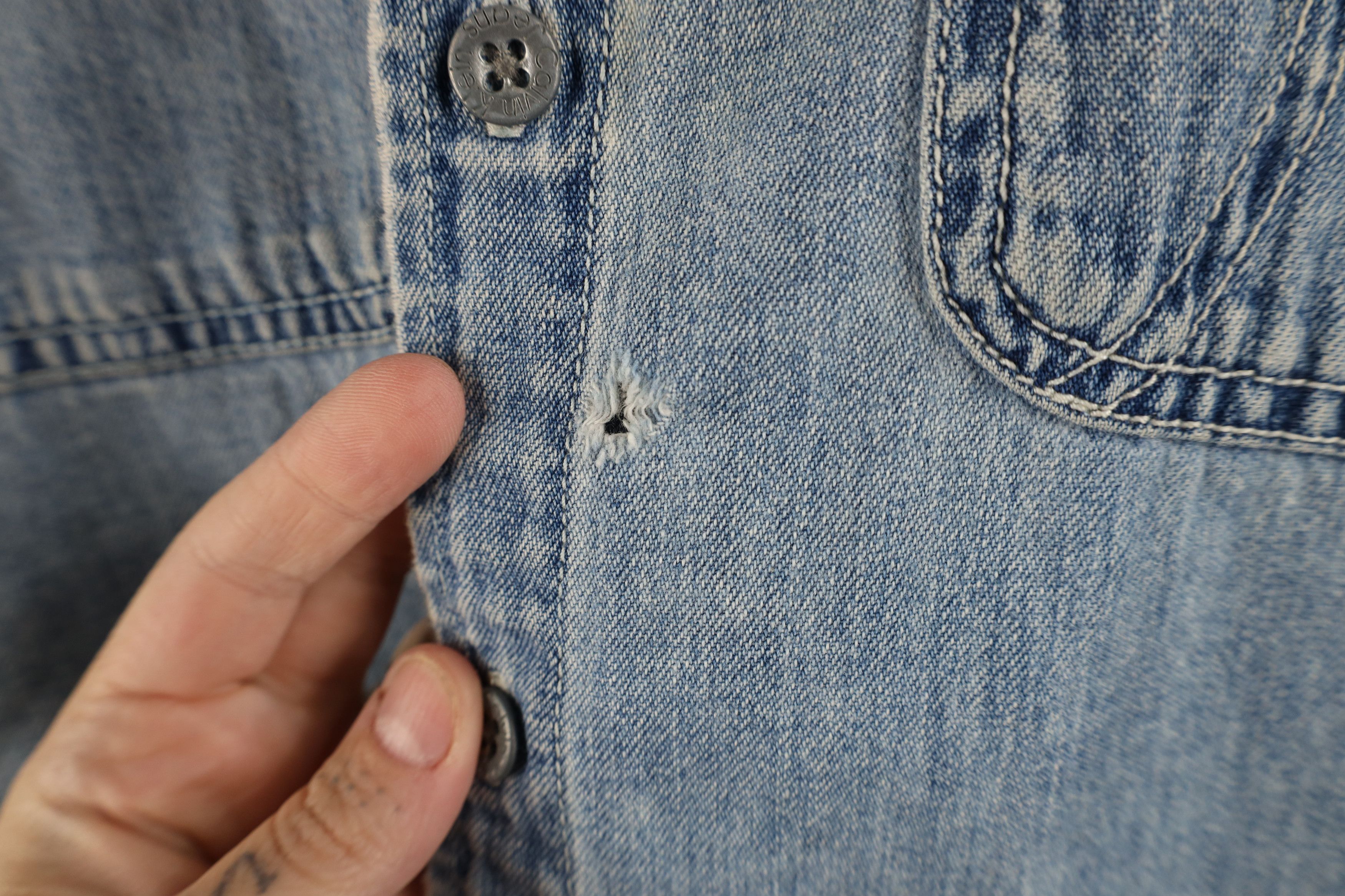 Calvin Klein × Vintage Vintage 90s Calvin Klein Denim Jean Collared Button Shirt Size US XL / EU 56 / 4 - 4 Thumbnail