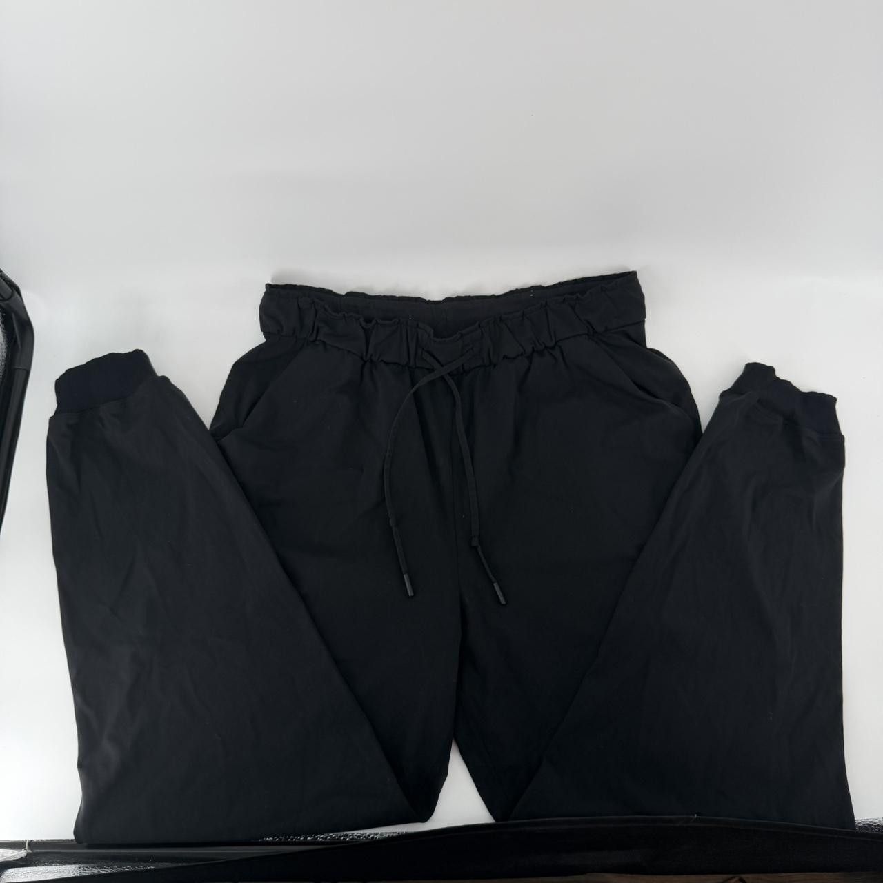 Lululemon Lululemon Women Black Jogger Pants Size 34" / US 12 / IT 48 - 1 Thumbnail