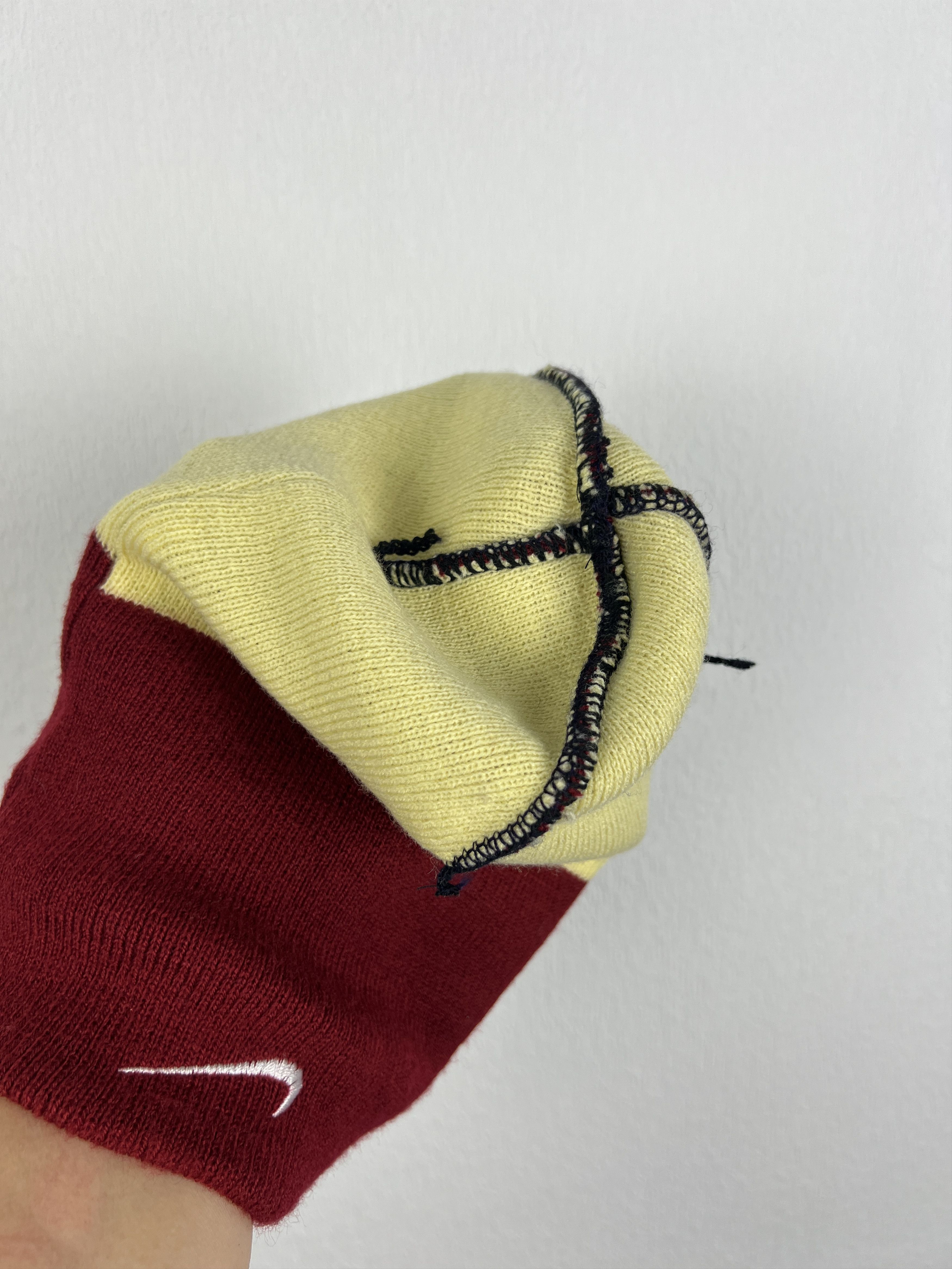 Nike Vintage Nike Beanie Cap Hat Rare Red Y2K Hype Classic Warm Size ONE SIZE - 7 Thumbnail