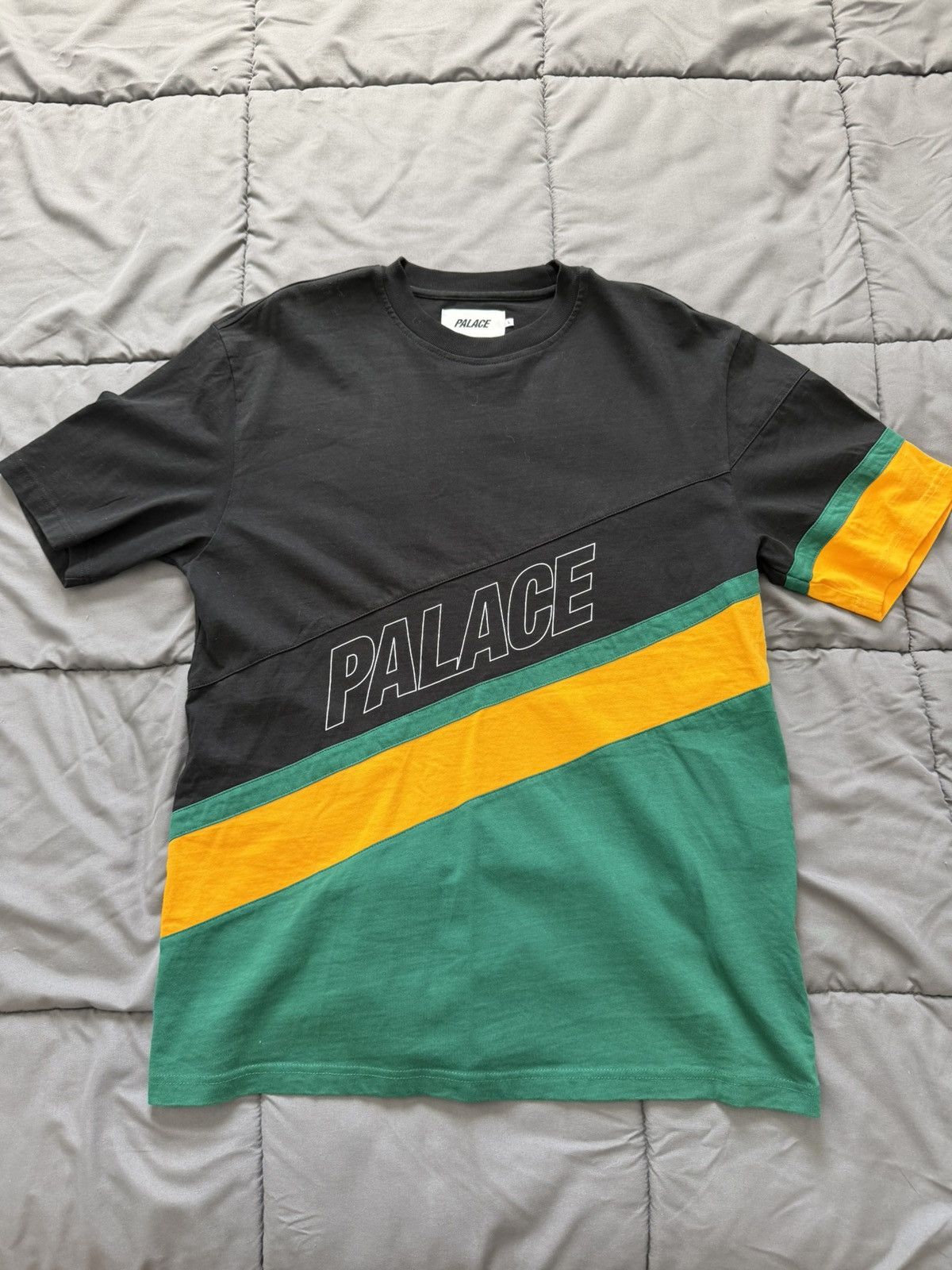 Palace Palace R Stripe T-shirt Size US L / EU 52-54 / 3 - 1 Thumbnail