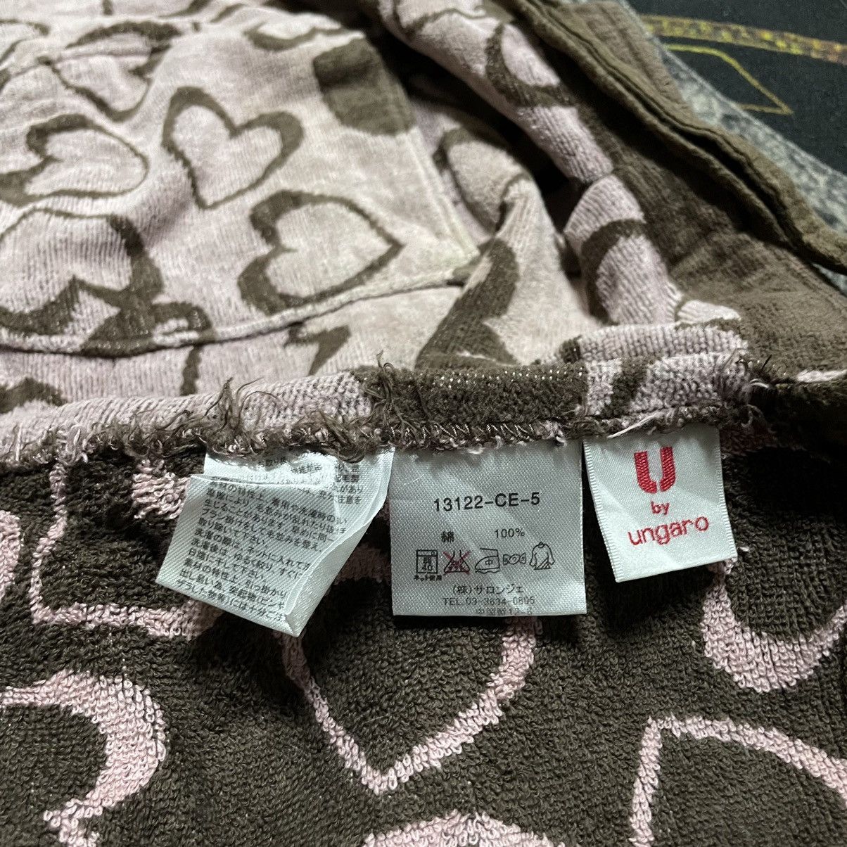 ❤️BINDING NOW❤️- U By UNGARO ALLOVERPRINT LOVE WRAP TOWEL