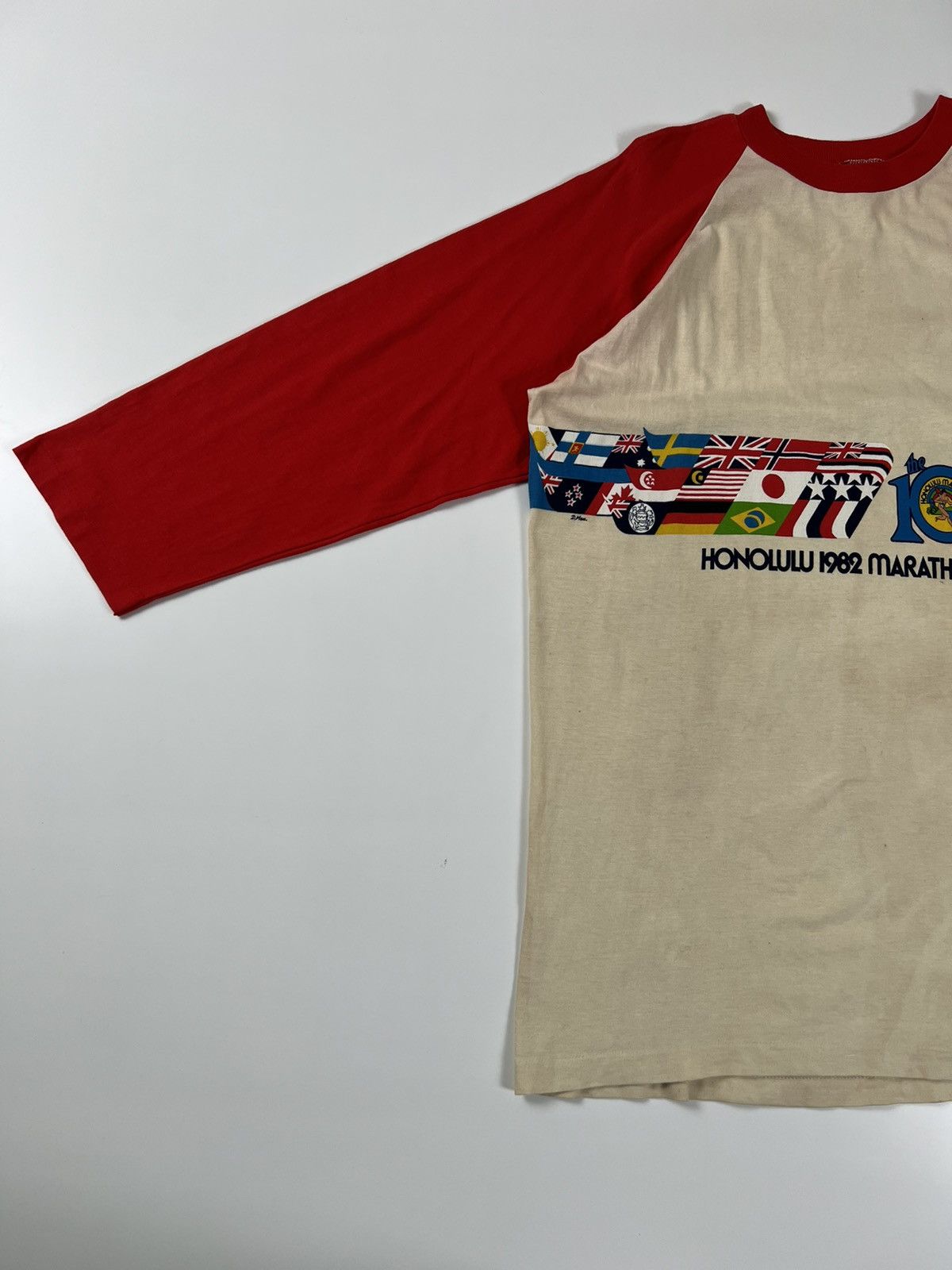 Vintage Vintage 1982 Honolulu Marathon Long Sleeve Tshirt Size US XL / EU 56 / 4 - 4 Thumbnail