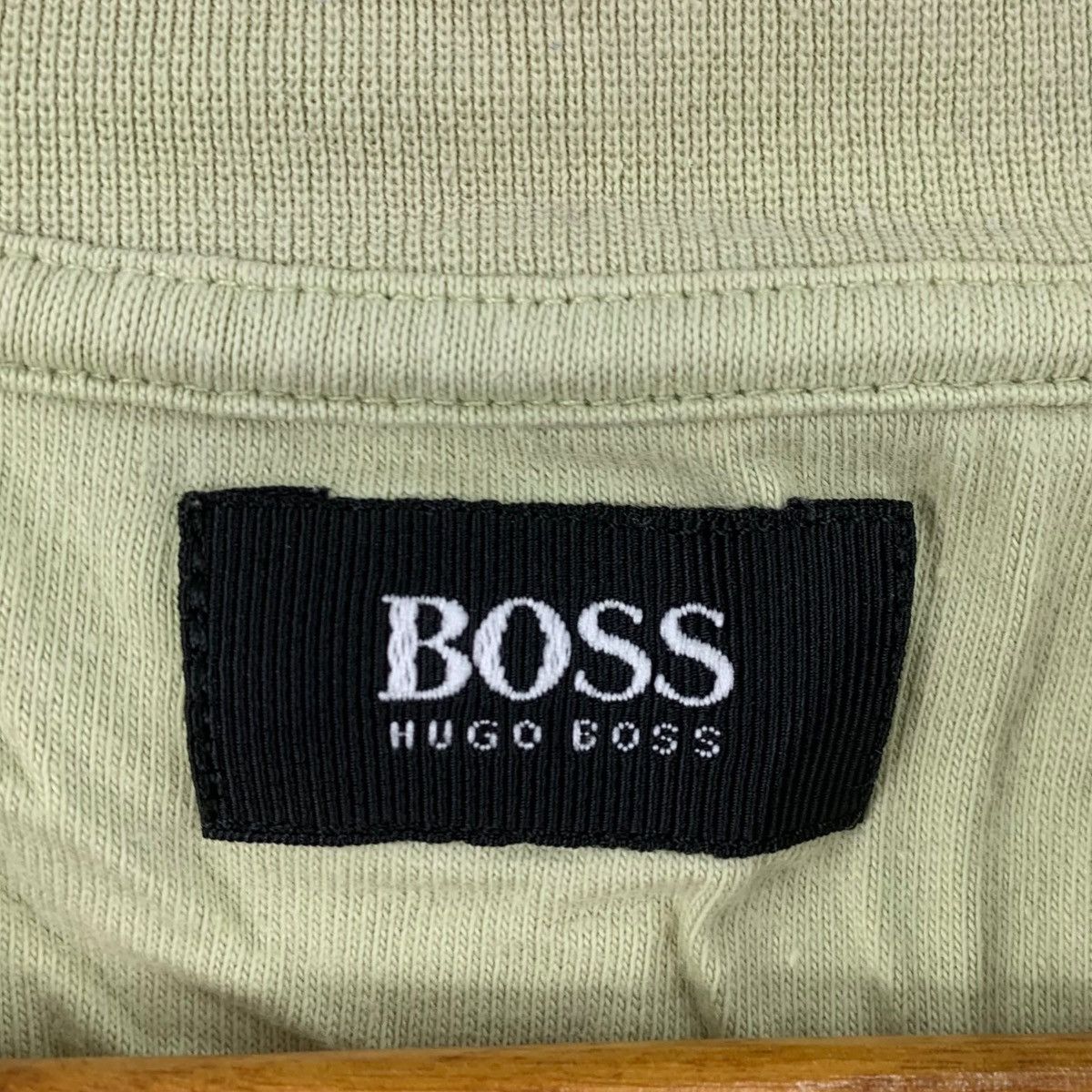 Hugo Boss Vintage HUGO BOSS AZTEC Navajo Made In Italy Tee Shirt Top Size US XL / EU 56 / 4 - 4 Thumbnail