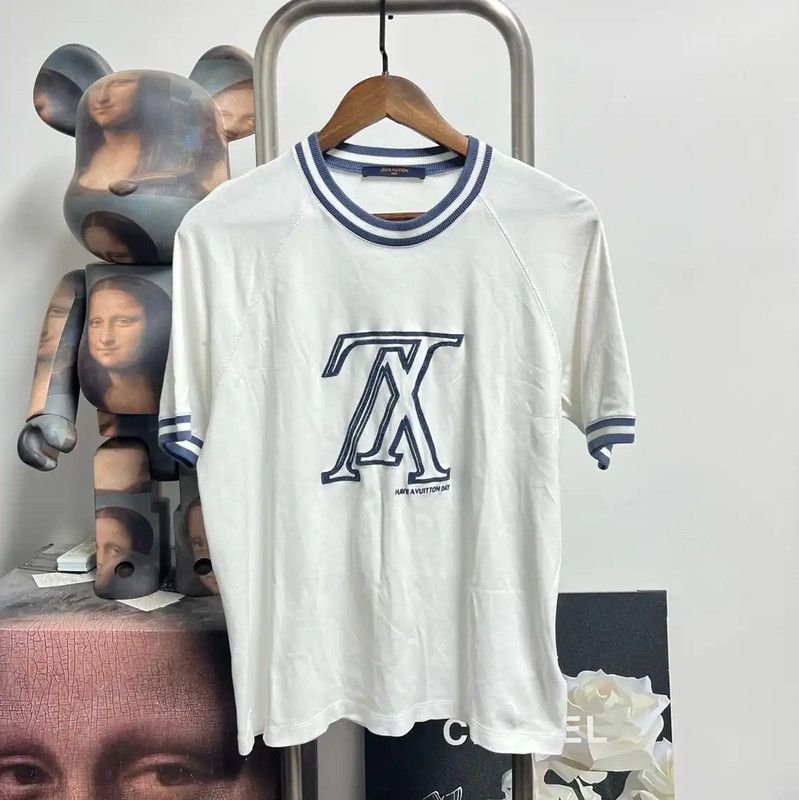 Louis Vuitton Louis Vuitton Men's White Cotton T-Shirt 0089 Size US XL / EU 56 / 4 - 1 Thumbnail