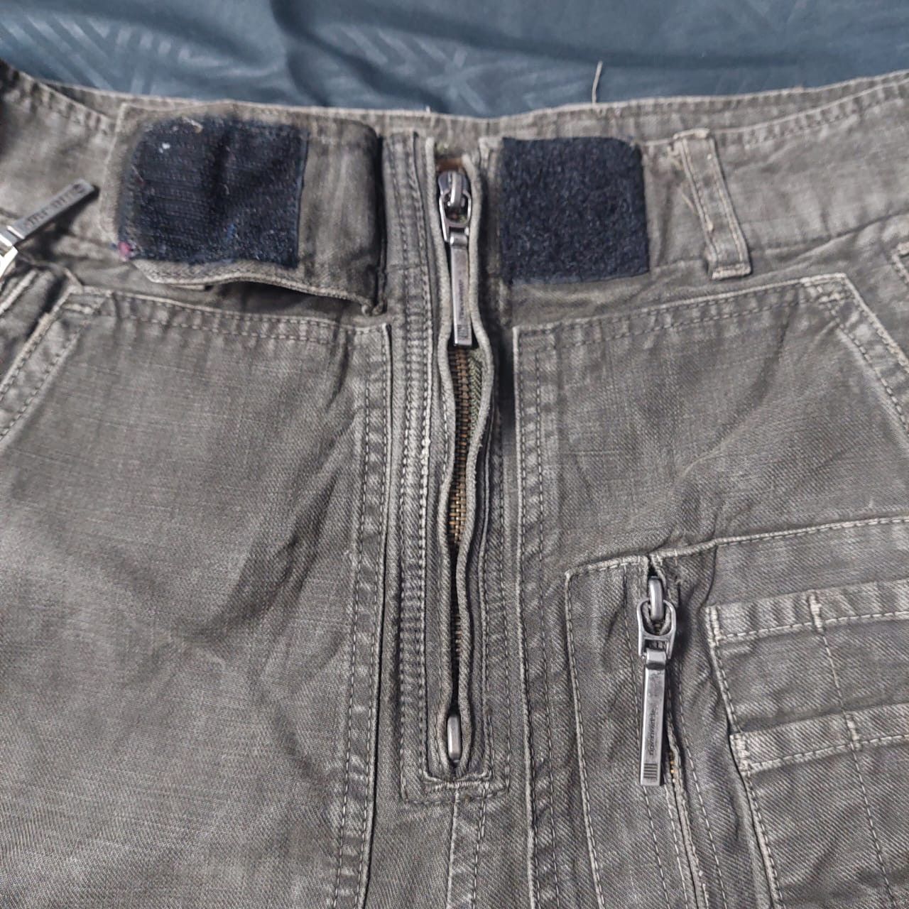 RIPVANWINKLE Ripvanwinkle multi zipper cargo pants Size US 32 / EU 48 - 7 Thumbnail