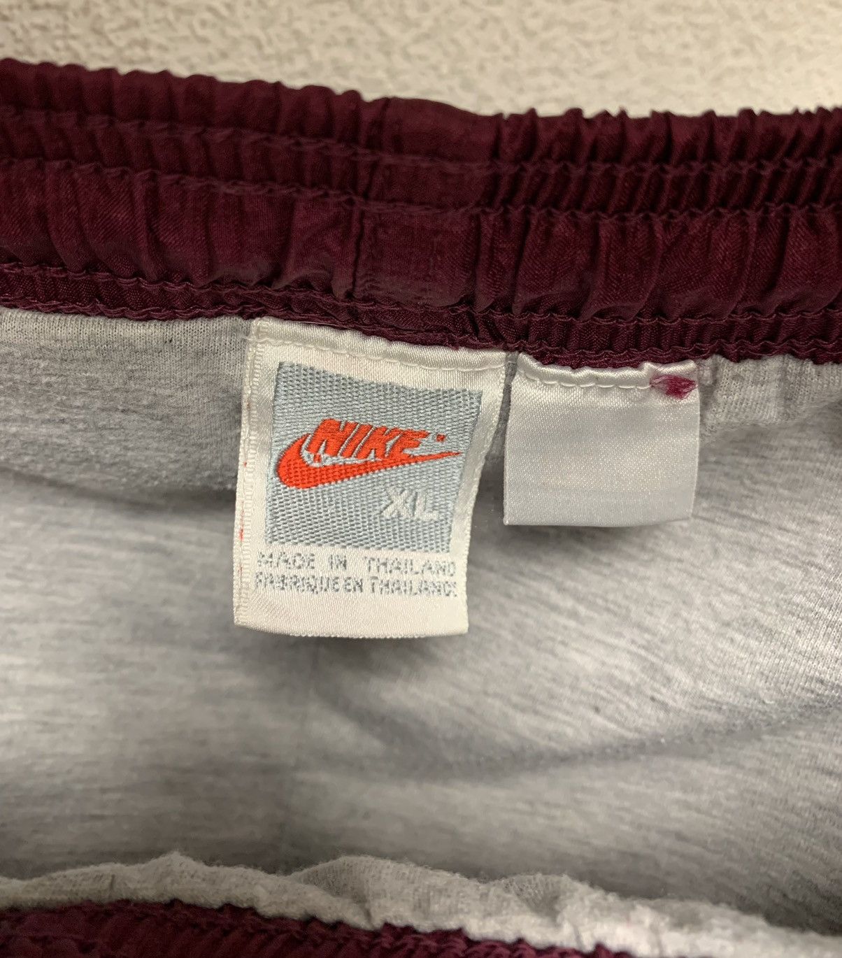 Nike Nike vintage big logo shorts 1990th red tags Xl 36 Size US 36 / EU 52 - 4 Thumbnail