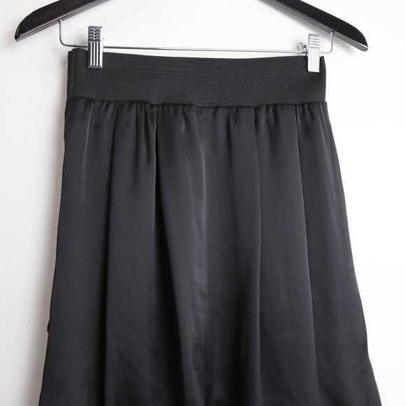 H&M H&M High-Waisted Voluminous Ruffle Detailed Black Mini Skirt Size 27" / US 4 / IT 40 - 6 Thumbnail