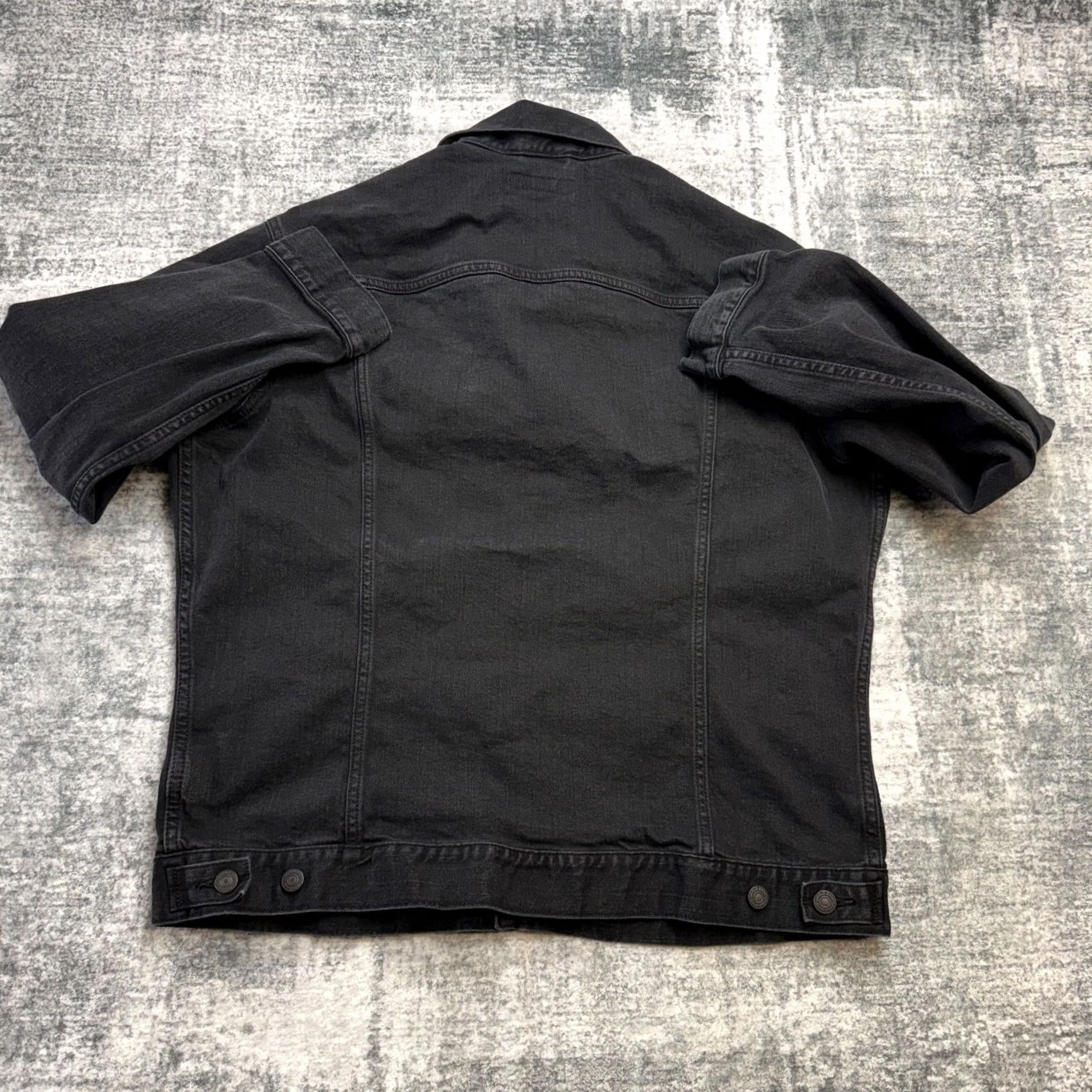 Uniqlo Uniqlo Jacket Mens L Black Denim Trucker Button Front Stretch Pockets Bomber Jacket Casual Regular Fit Cotton Denim Short Sleeve? Size US 33 - 7 Thumbnail