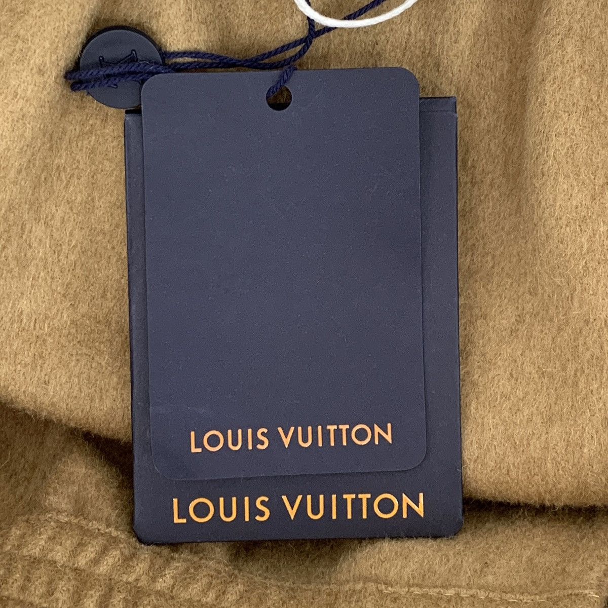 Louis Vuitton Louis Vuitton Leather Patch Camel Hair Casual Shorts K26WX Size 26" / US 2 / IT 38 - 9 Thumbnail