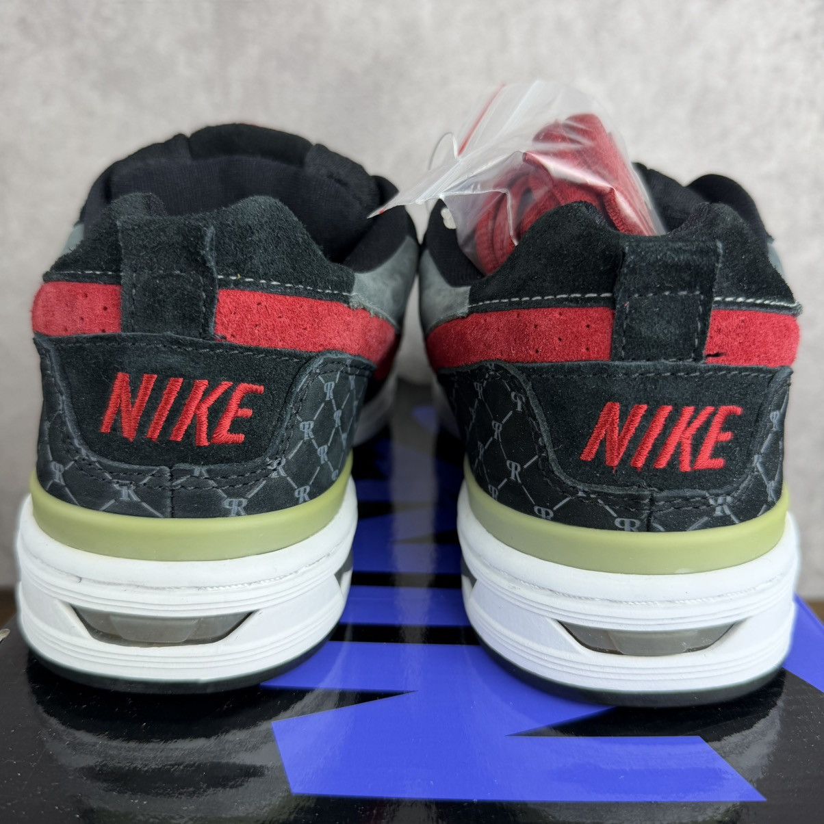 Nike NEW Nike SB Zoom Air Low Paul Rodriguez Bred 2005 310802-061 Size US 8 / EU 41 - 6 Thumbnail