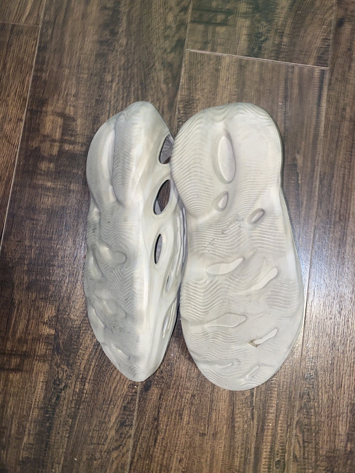 Adidas × Yeezy Yeezy Foam Runner Stone Age Size US 12 / EU 45 - 2 Thumbnail