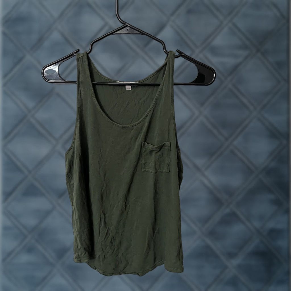 Gap VINTAGE Gap Tank Top Women's Green Solid Athletic Pocket 100% Cotton Medium M Pullover Casual Tank Womens Size M / US 6-8 / IT 42-44 - 1 Thumbnail