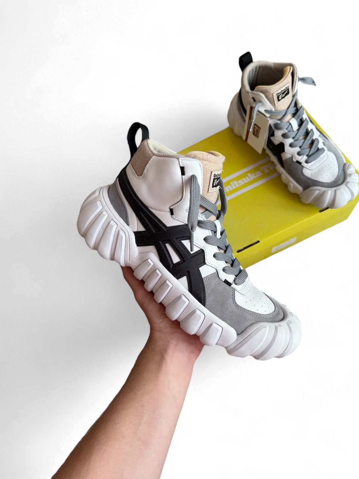 New High-Top Sneakers Asics Onitsuka Tiger DENTIGRE LL