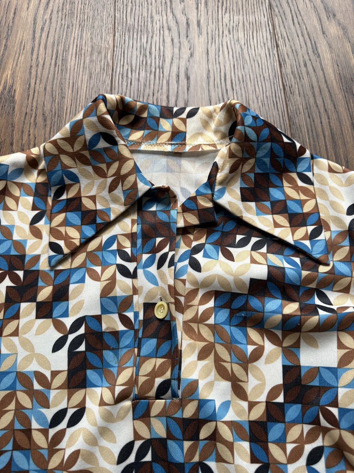 Vintage Vintage 70s Disco Patterned Button Up Pointed Collar Shirt Size US S / EU 44-46 / 1 - 6 Thumbnail