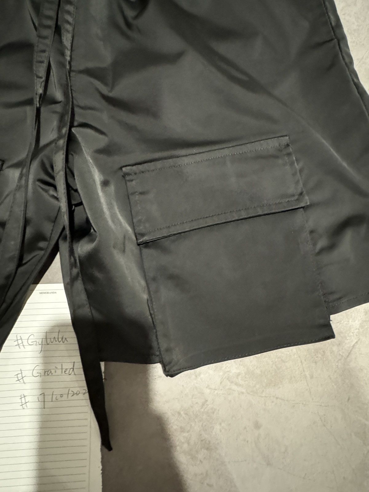 Arno De France Arno De France Black silk short cargo short Size US 34 / EU 50 - 2 Thumbnail