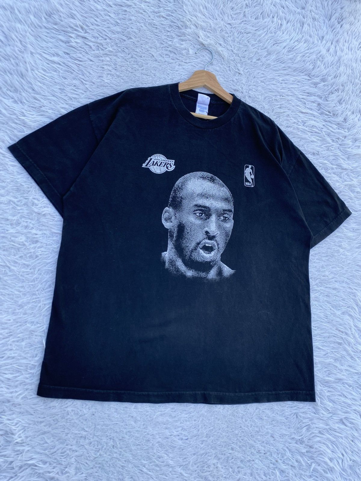 NBA Rare Vintage Y2K NBA Kobe Bryant Tshirt Size US XL / EU 56 / 4 - 4 Thumbnail