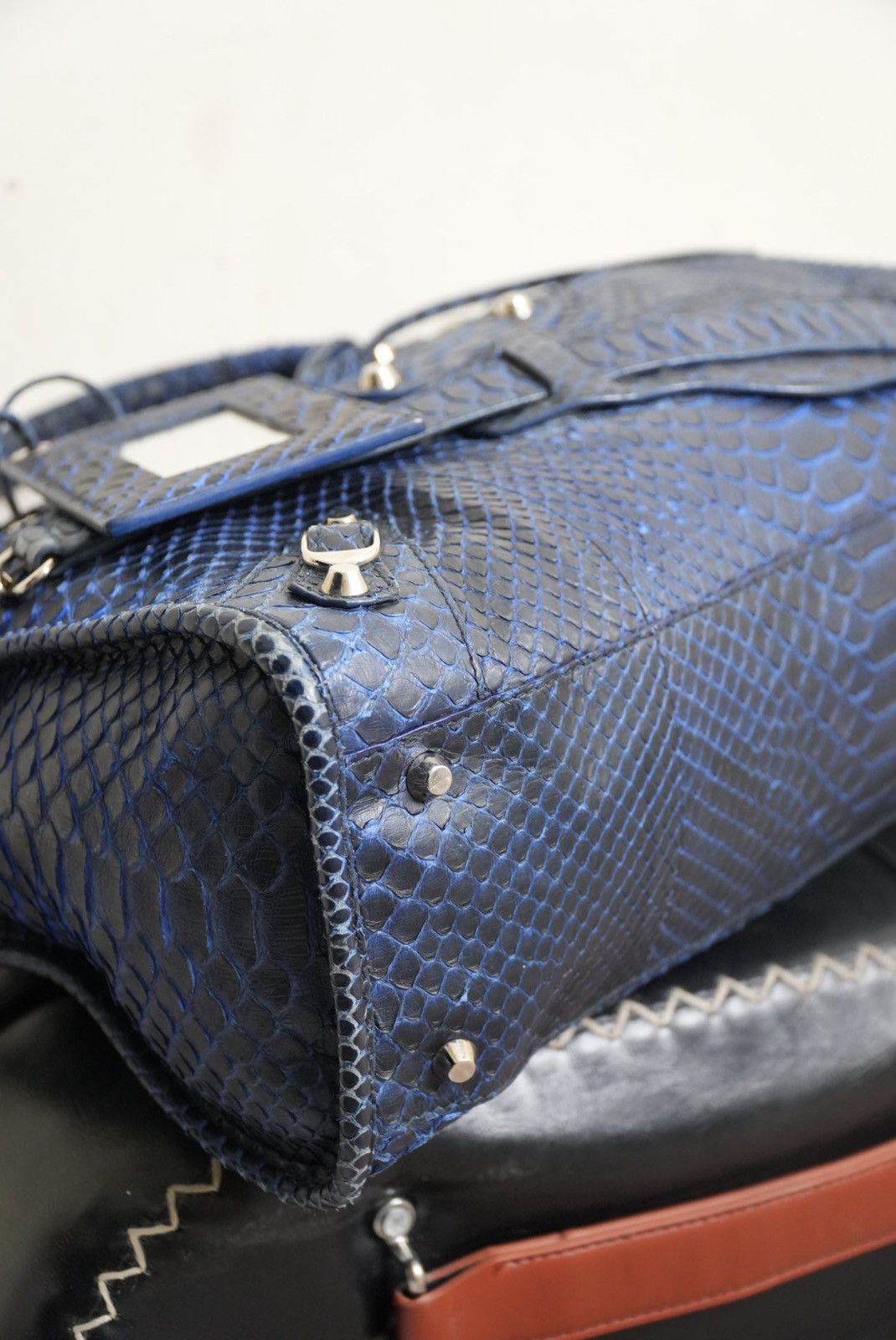 Balenciaga RARE Balenciga 2000’s Blue Python City Bag Size ONE SIZE - 11 Thumbnail